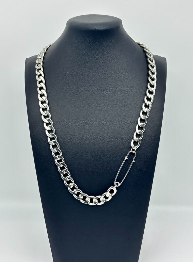 Chunky Silver-Tone Cuban Link Chain Necklace W/Faux Safety Pin Accent Adjustable