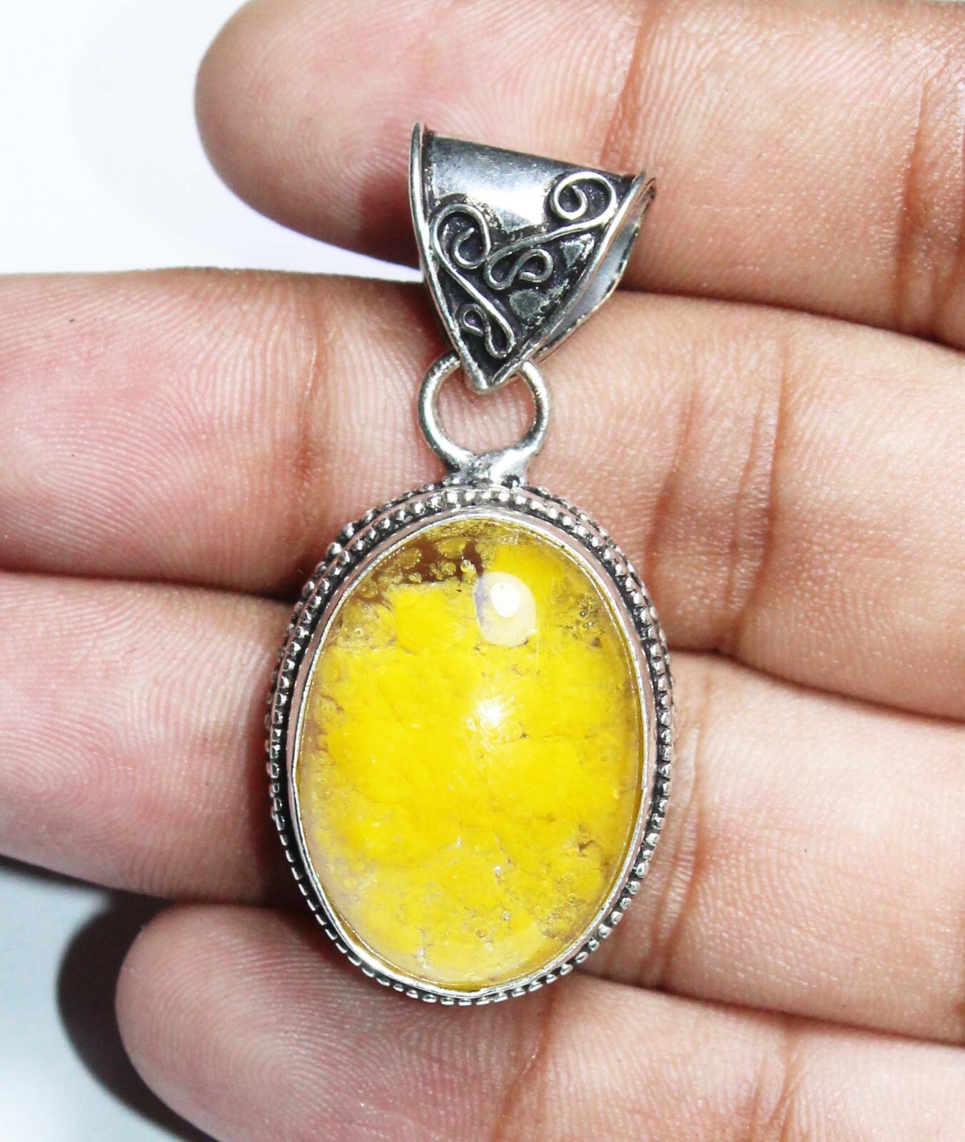 Top Garden Quartz Oval Shape Handmade Gemstone Pendant Jewellery Size 2 Inches