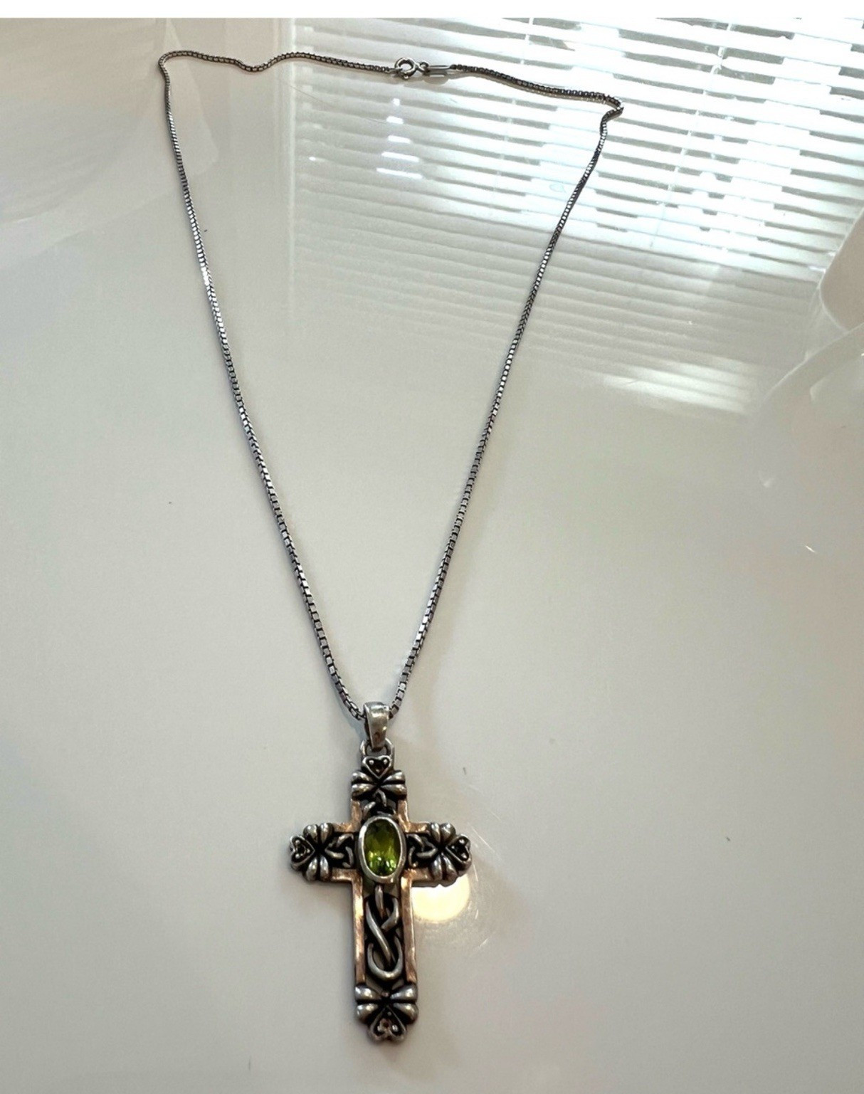 Vintage Sterling Silver 925 Cross Pendant Necklace with Green Stone