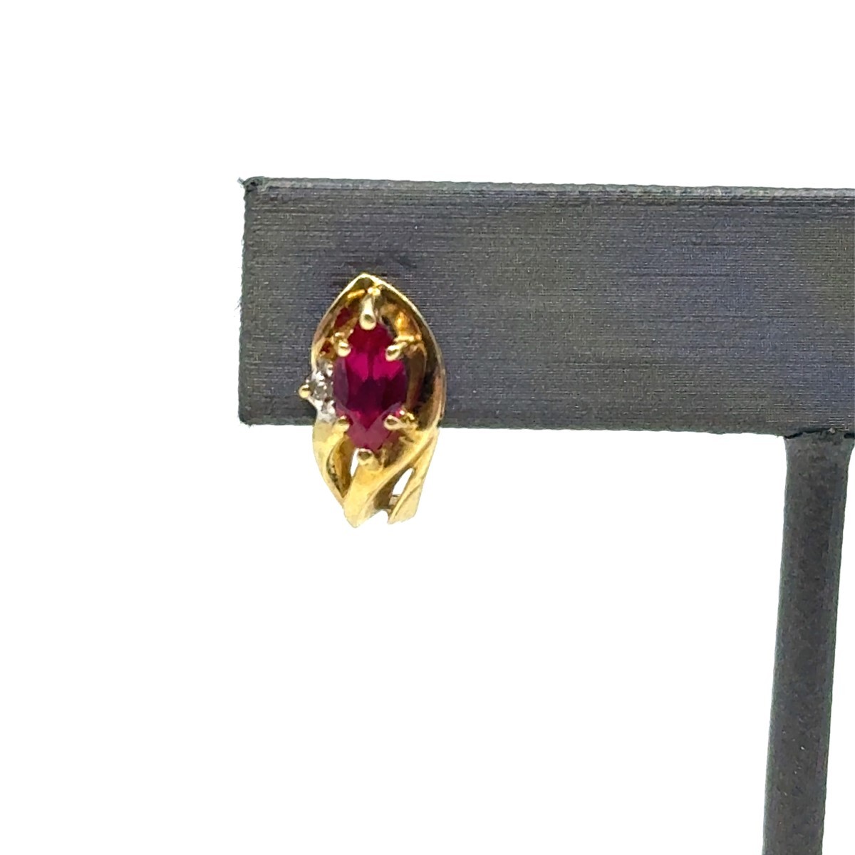 10K Yellow Gold Synthetic Ruby Earrings 2.55g (RO1059723)