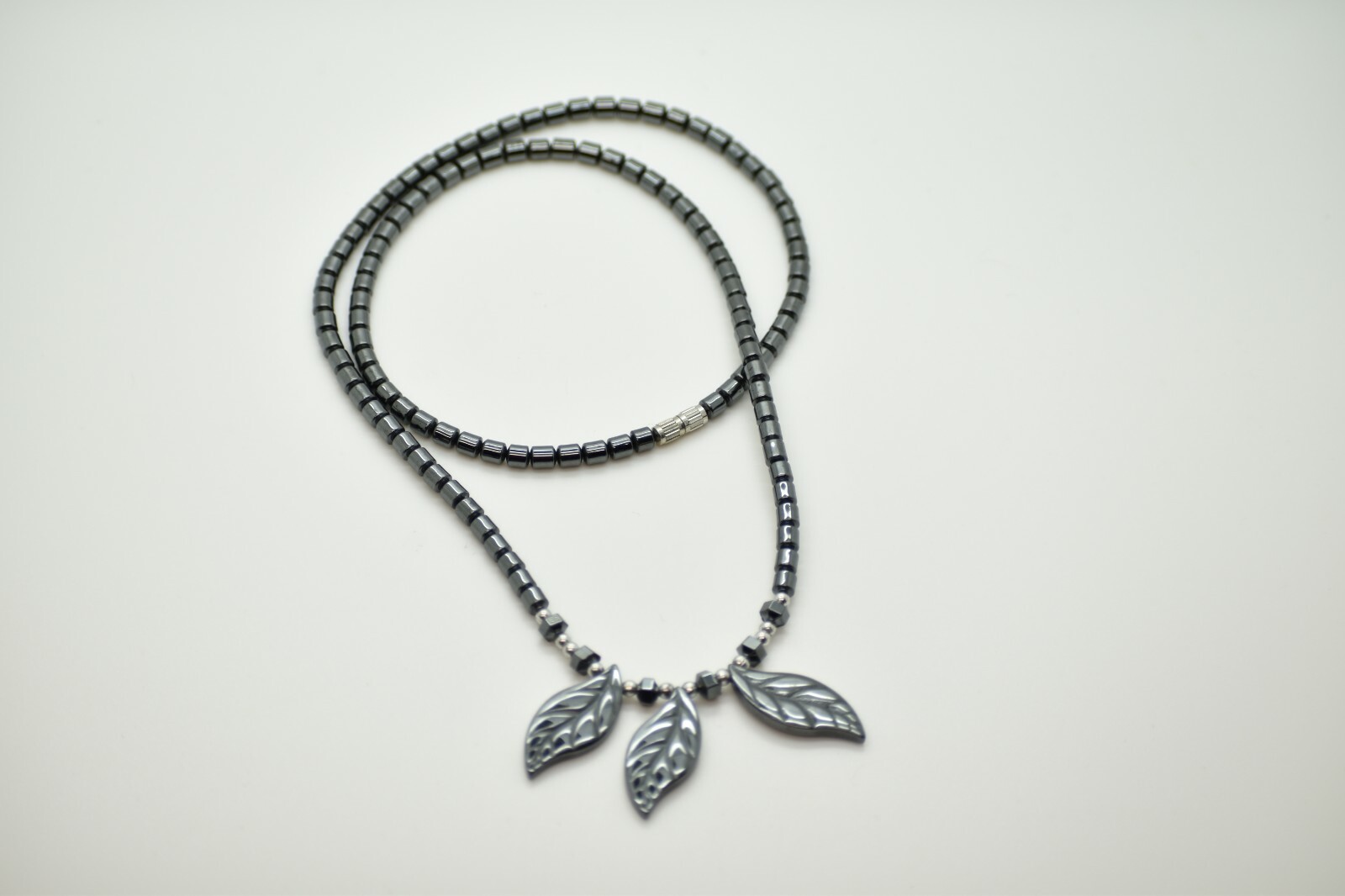 23 1/2″ Black Hematite 3 Three Leaf Fashion Statement Necklace