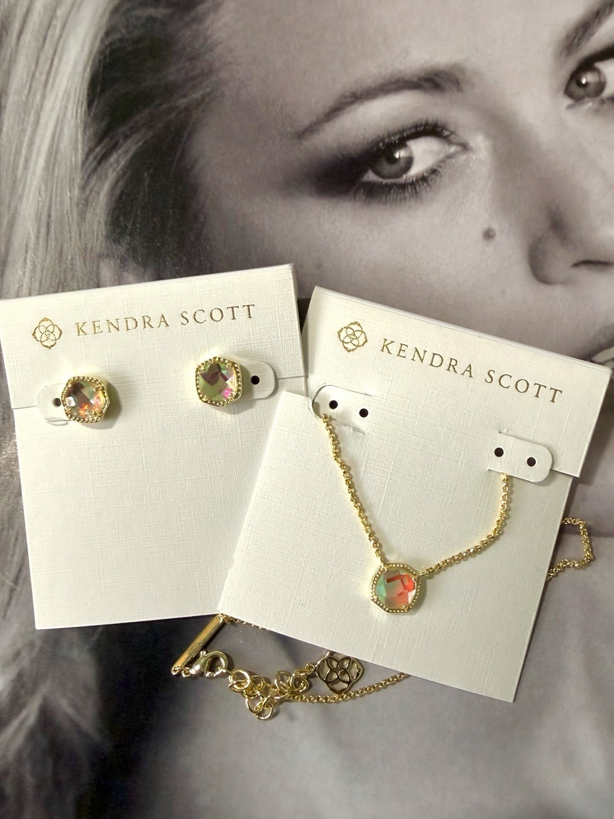 ✨NEW💗Kendra Scott💗Dichroic Glass 💗Pendant Gold Necklace A17