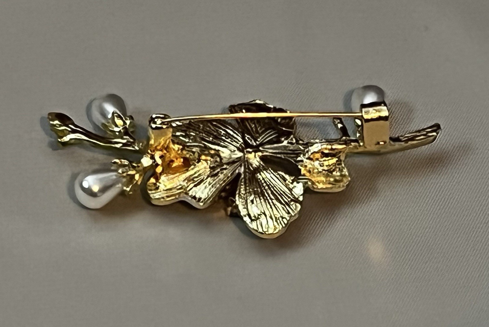 Gold Tone Flower Brooch Pin w/ Baroque Faux Pearl Drops & Rhinestones