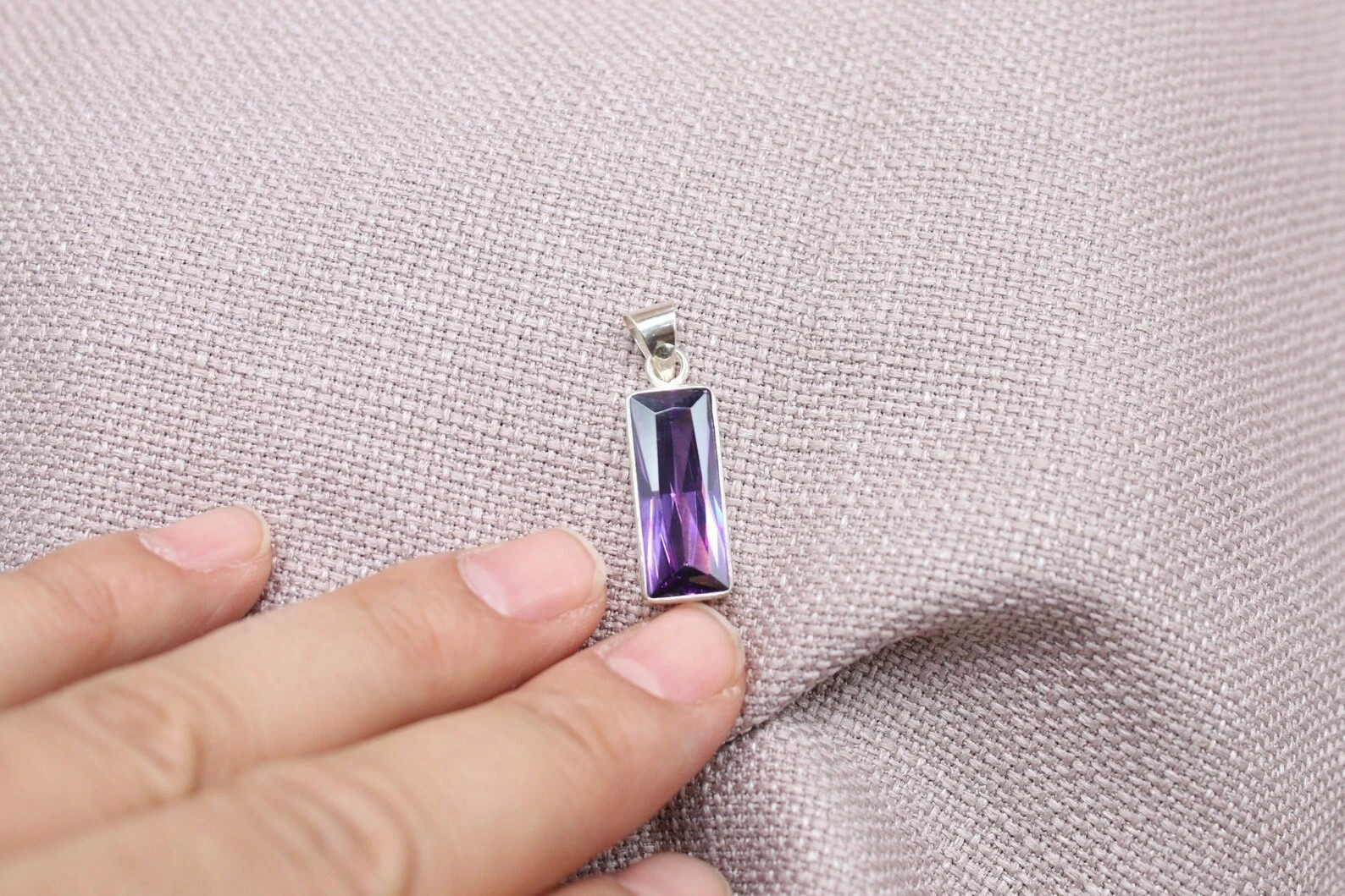20.85 Ct Natural Purple Amethyst – Sterling Silver Solitaire Pendant Gemstone