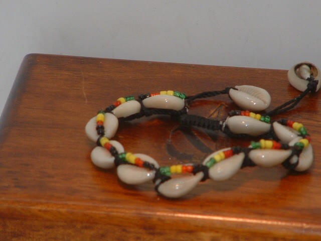 New Women’s Cowrie Shell & Beaded Tie Bracelet