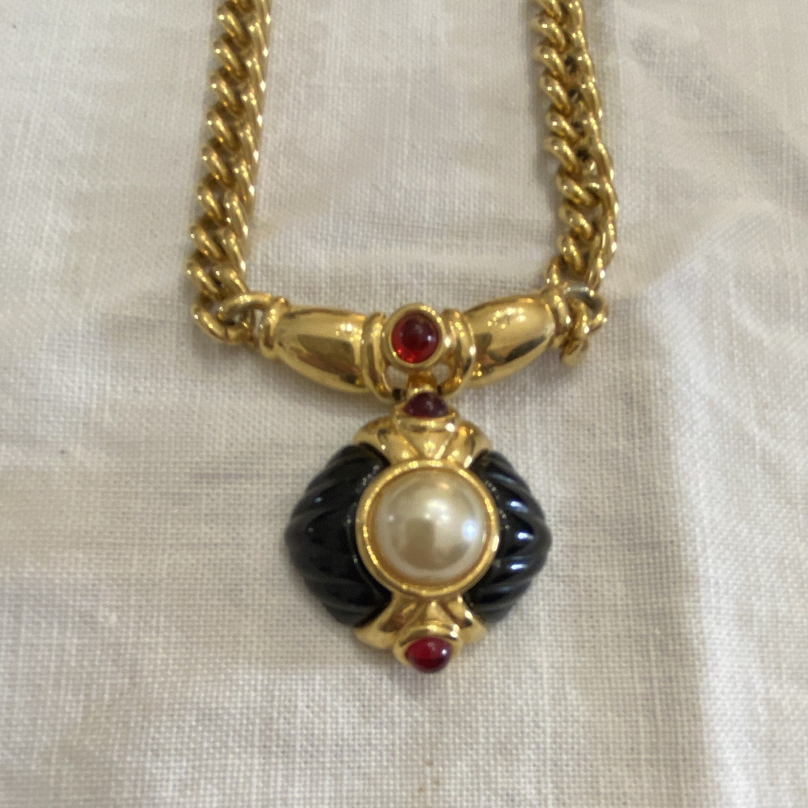 Authentic vintage 1990s Ivana Trump “Moghul Style” pendant necklace