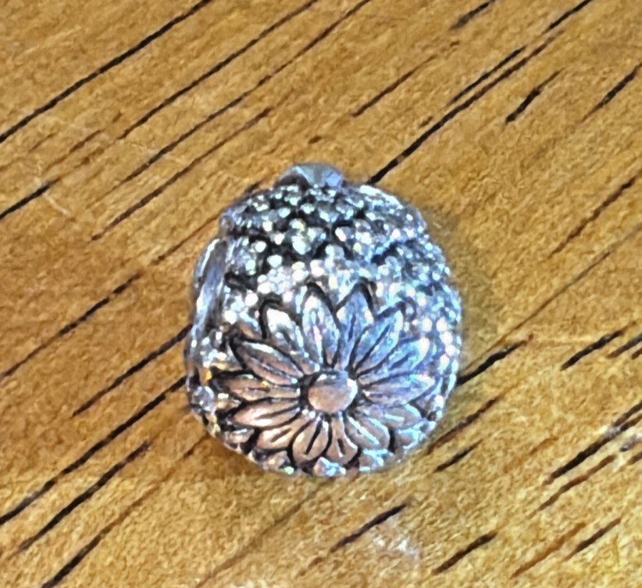 Authentic Pandora S.S. “Sparkling Pineapple” Charm #791293 – EUC