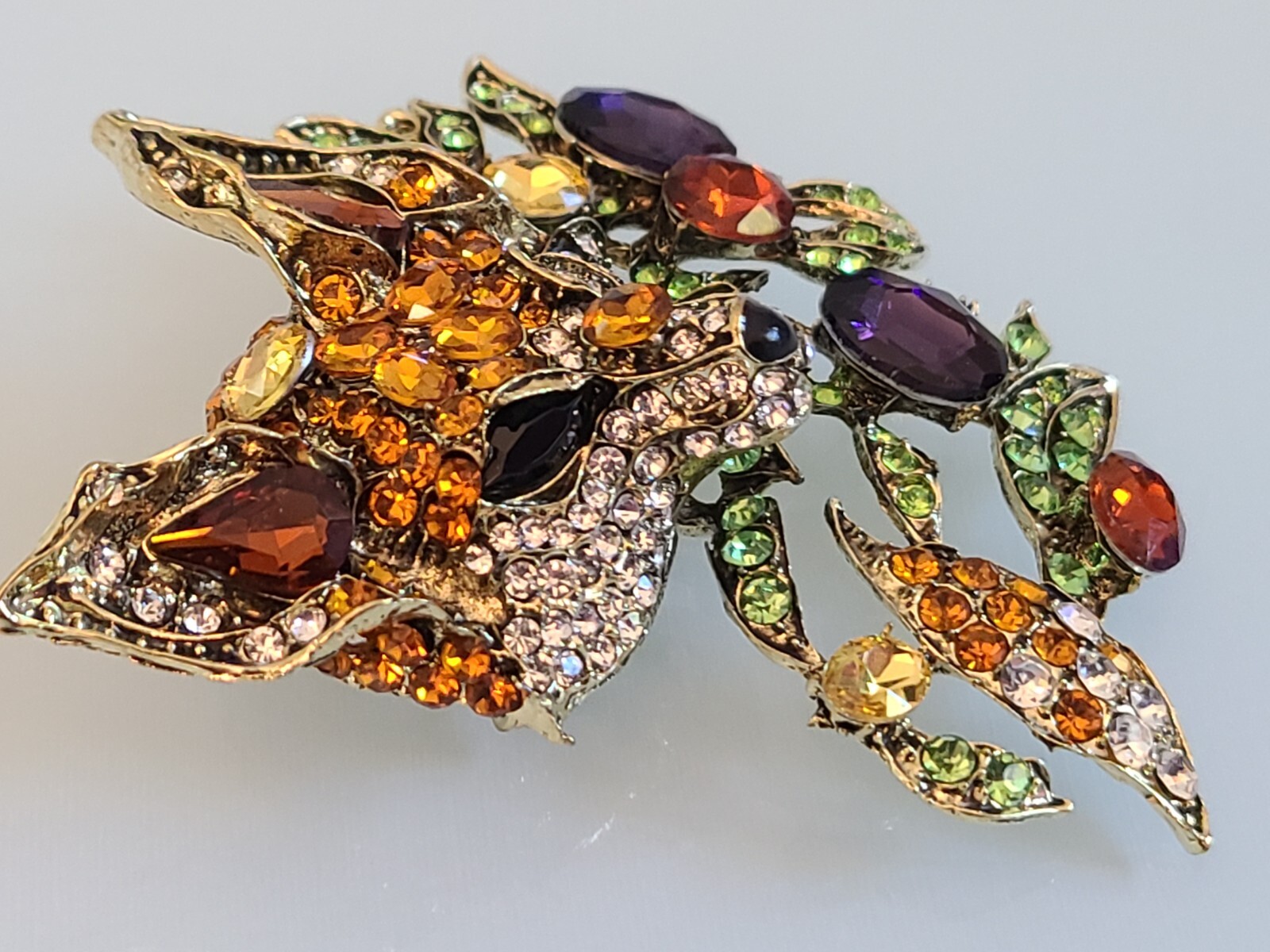 WOWSER HIGHLY DIMENSIONAL DESIGNER STYLE UNSIGNED MULTICOLORED FOX BROOCH PIN