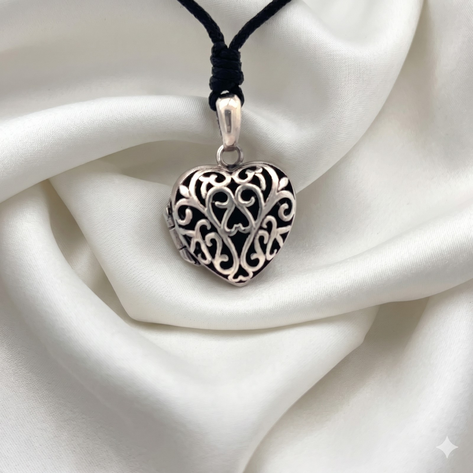 92.5 Sterling Silver Locket Pendant Handcrafted Ornate Heart Oval Triangle