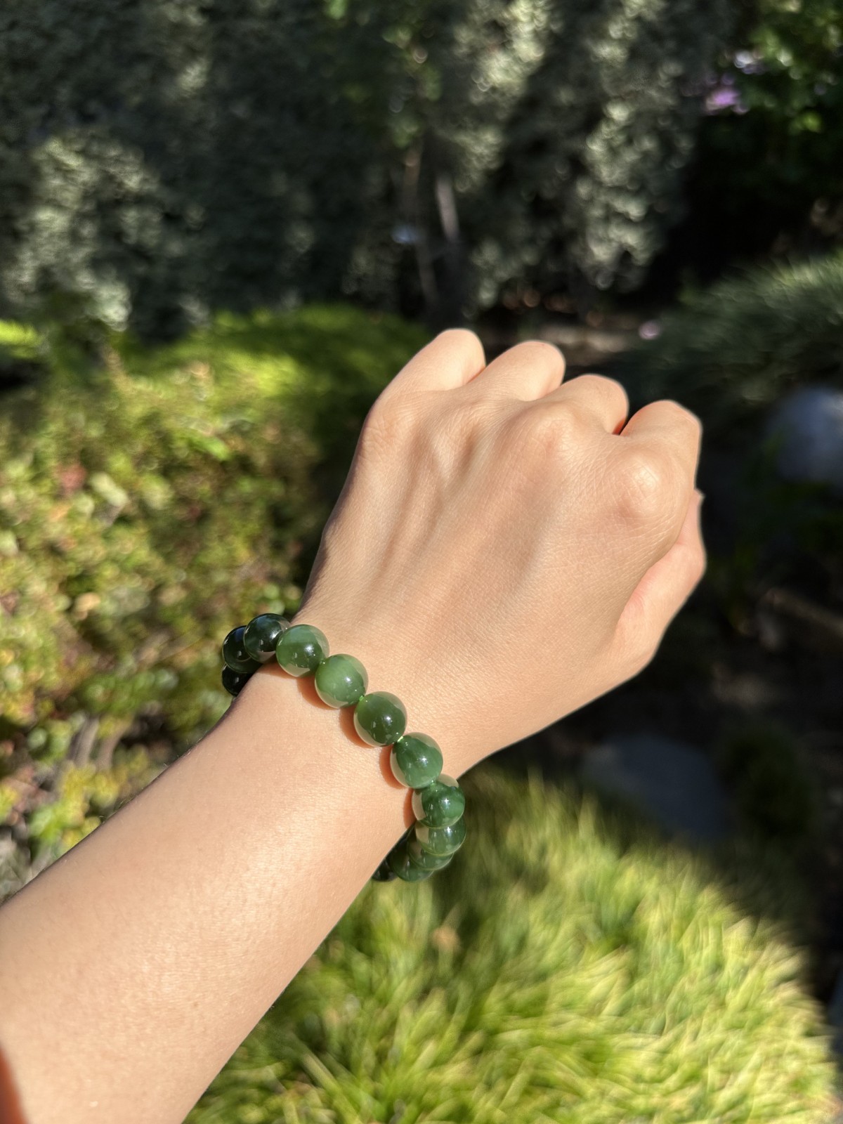 10.5mm Collection Grade Green Siberian Nephrite Bracelet, Strong Cat Eye Effect