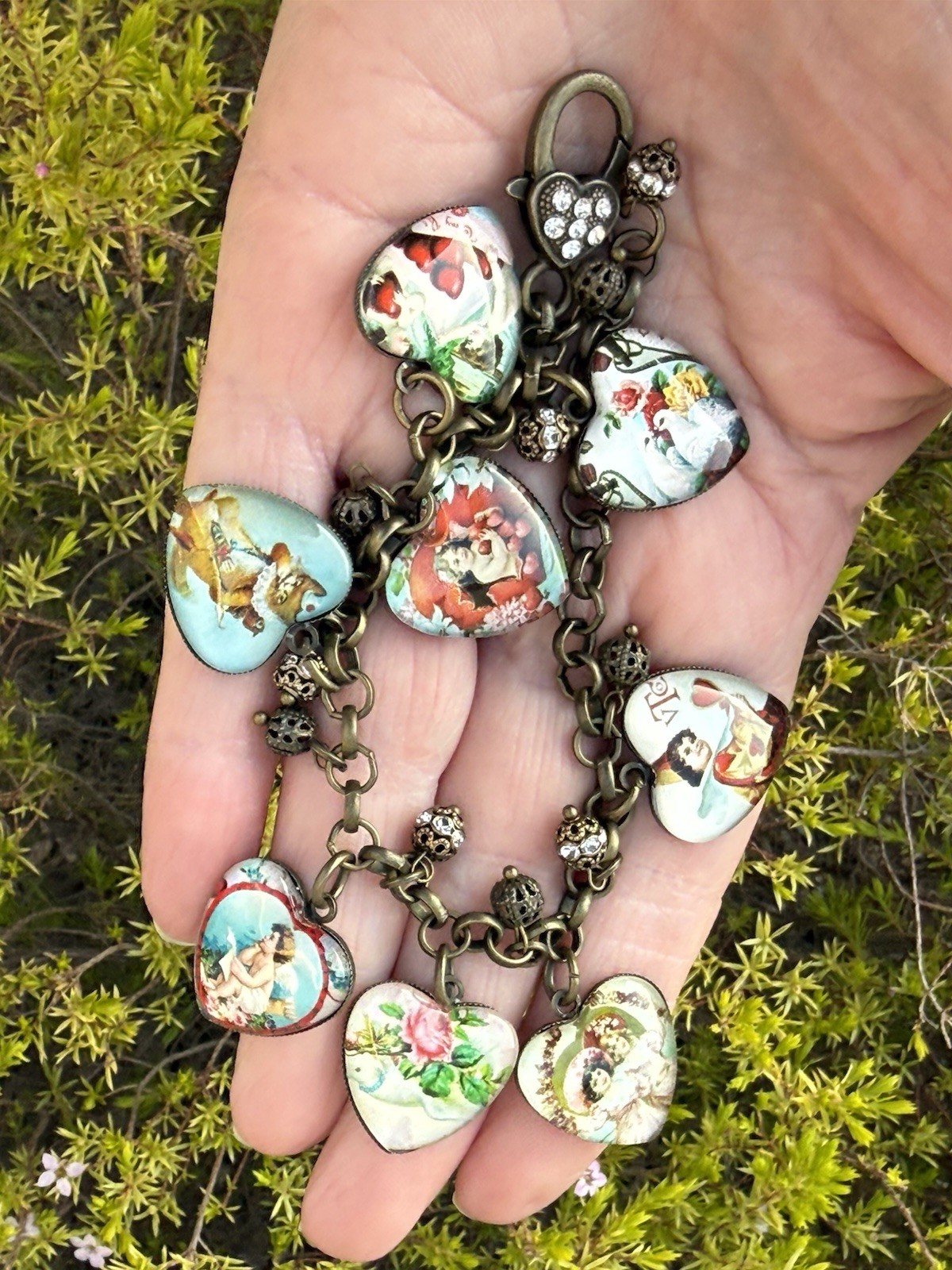 Victorian Style Valentines Charm Bracelet With Heart Motif & 8 Victorian Images