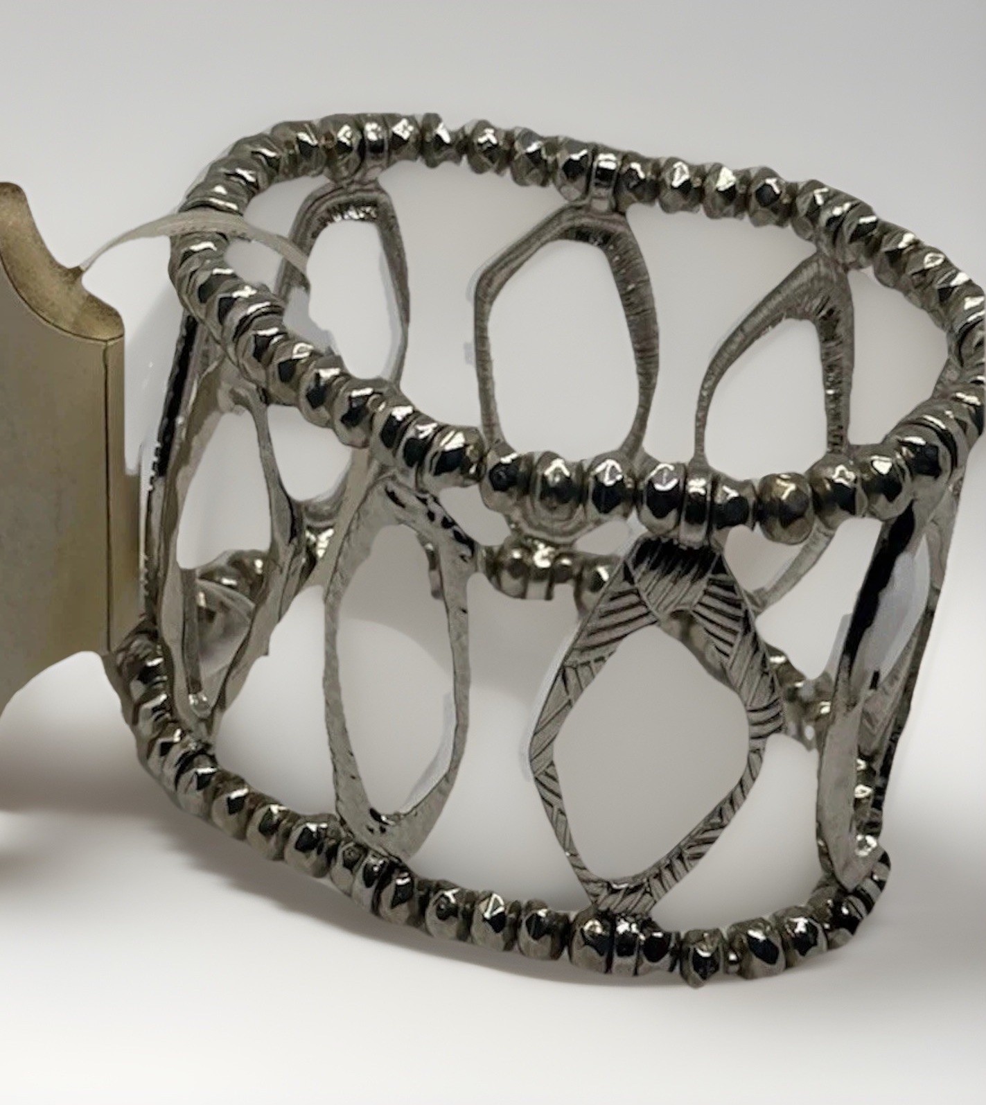NWT Erica Lyons Silver Toned Hammered Stretch Cuff Bracelet Pull On Jewelry