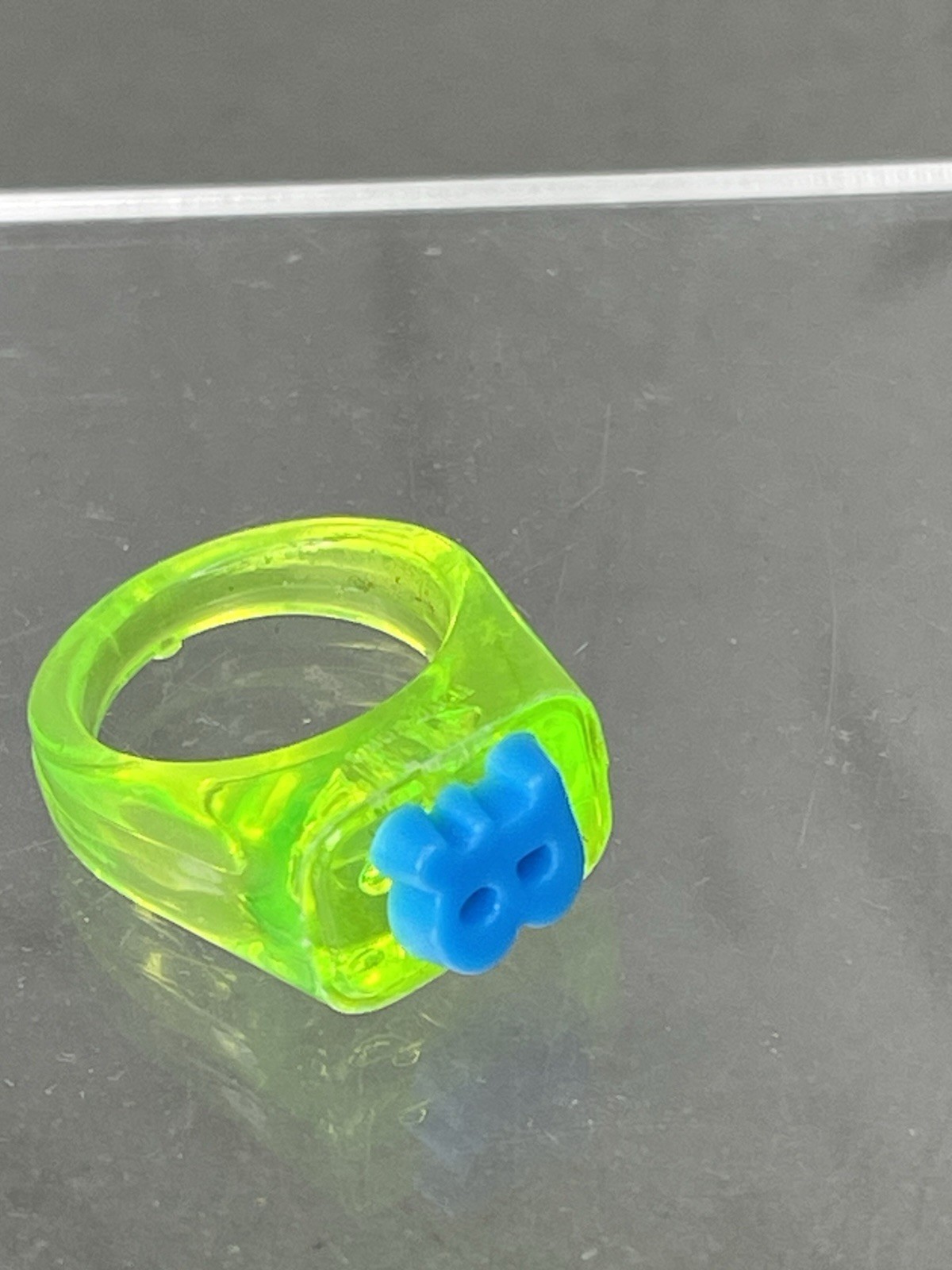 90s Neon Green Statement Chunky Ring Branded ‘B’ Size 5