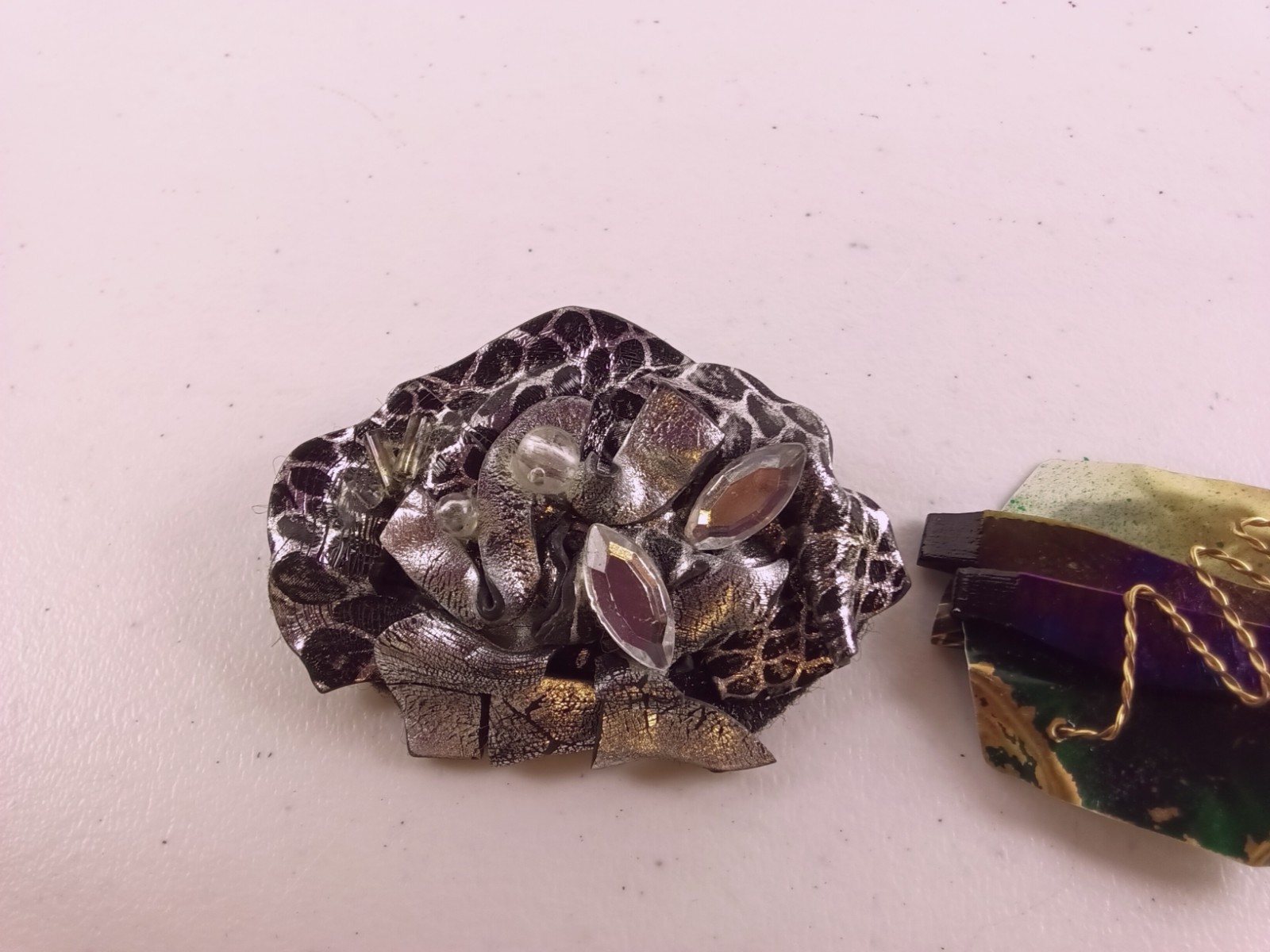 Brooch Pins Lot of 2 Beetlejuice Mara Schitts Creek Flare Tin Aluminum Party 2pc