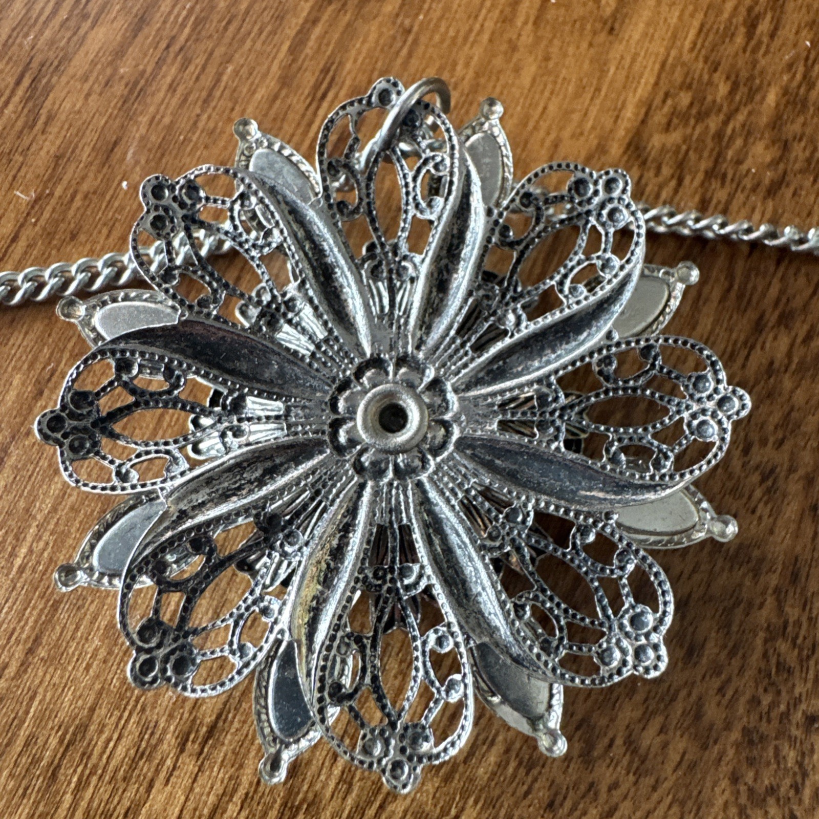 Vintage Necklace Filigree Pendant Silver Tone On Silver Tone 18” Chain