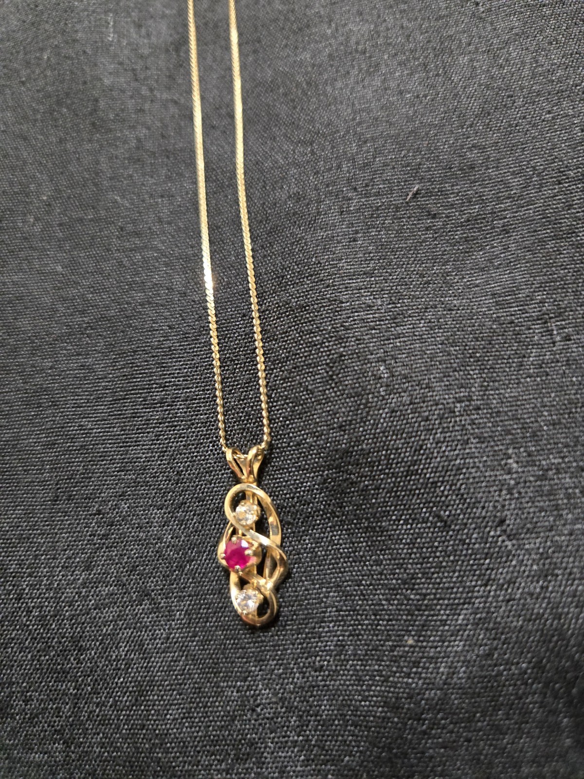 Vintage 14K Gold Filled Ruby Style Ribbon Twist Pendant Necklace – 18″
