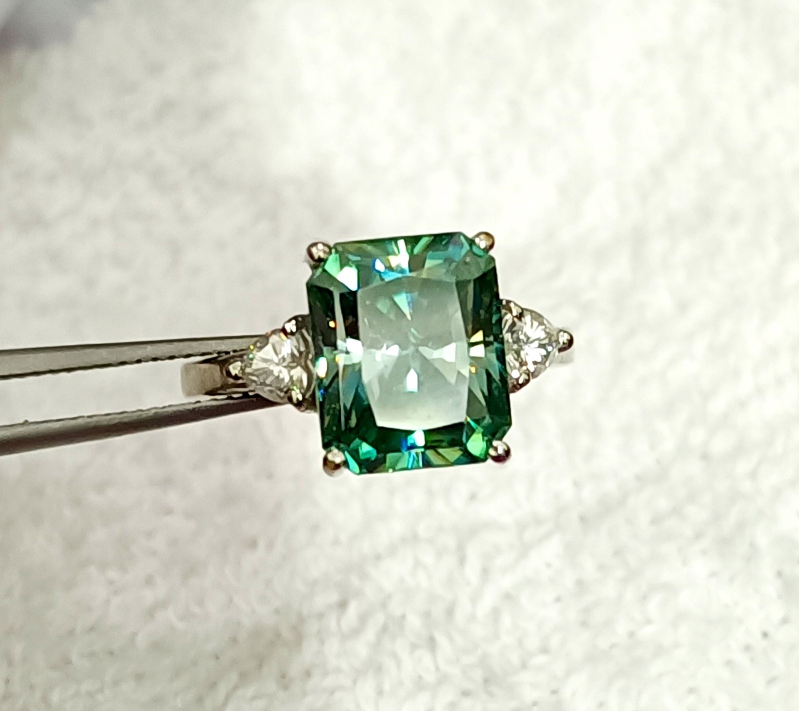 Lab Grown Diamond Ring – Luxury Green Center Stone with Sparkling Side Diamonds