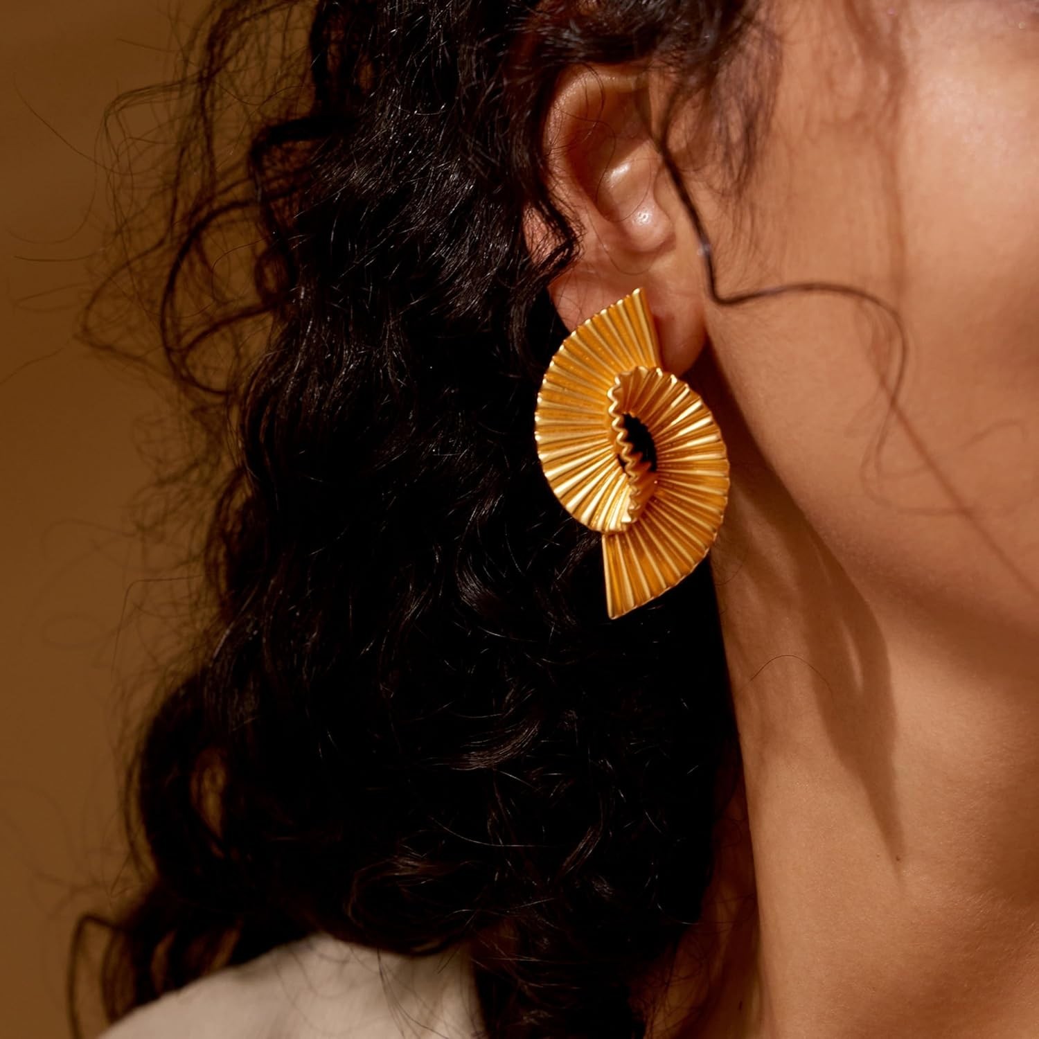 Exaggerated 18K Gold Dangle Earrings for Women – Ideal Gift for Any Occasion