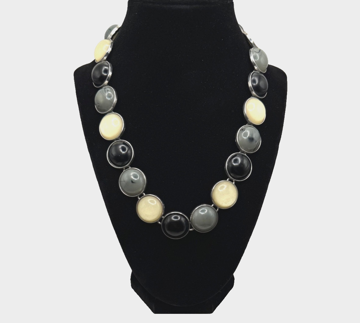 Monochrome Black Gray Ivory Cabochon Link Necklace Silver Tone Vintage 18″