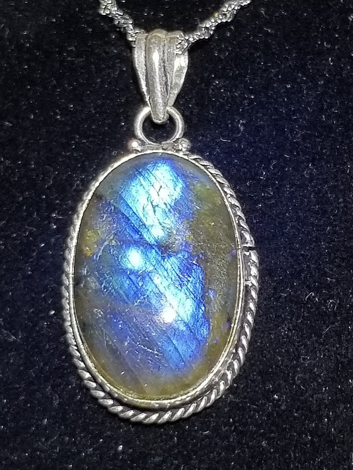Large Oval Labradorite Gemstone Flashy/Fiery/Blue Fire Stone Necklace Pendant