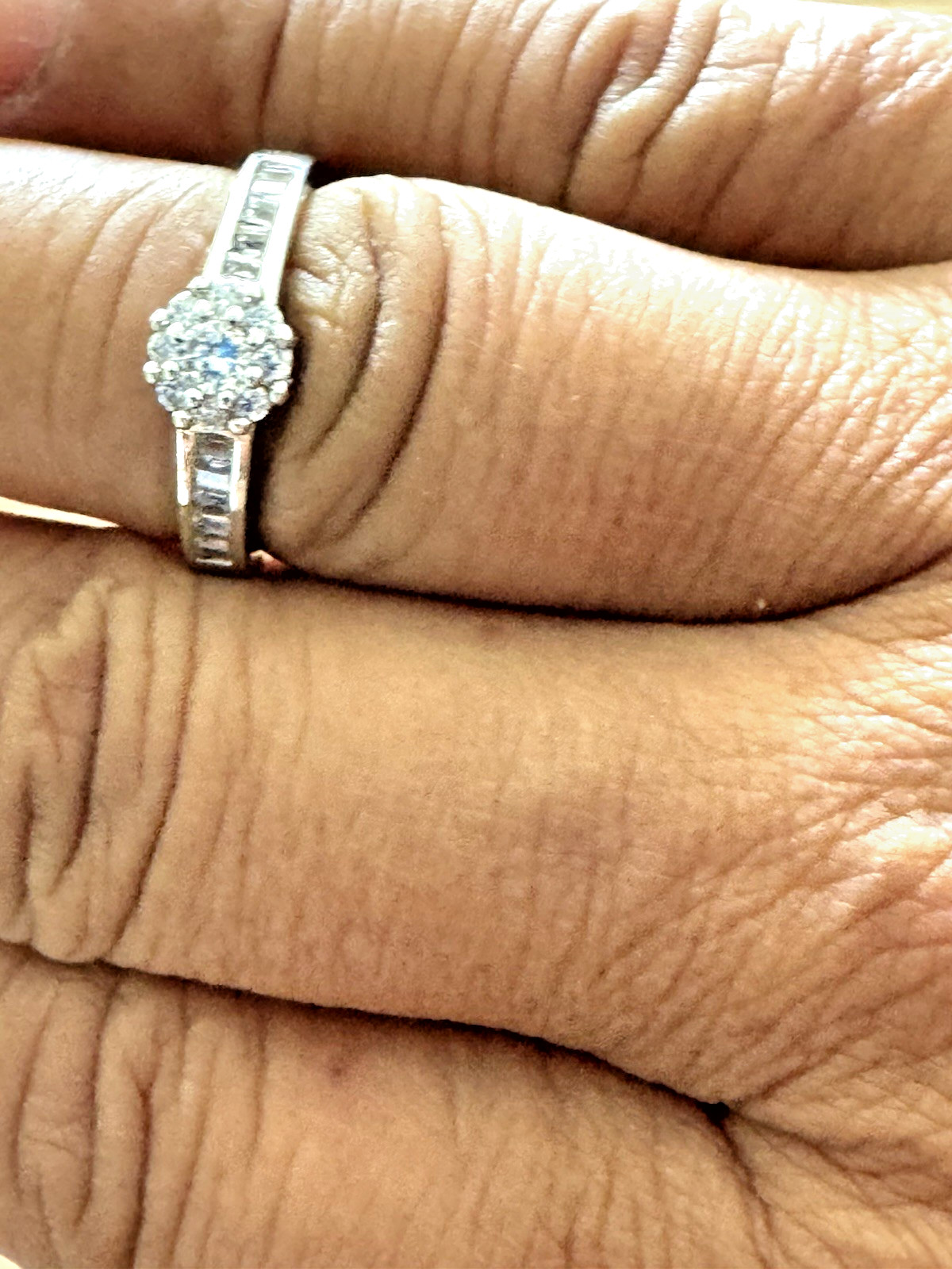 Women Stainless Steel Ring CZ White Gold Plated 18 k 3.5MM Size 4