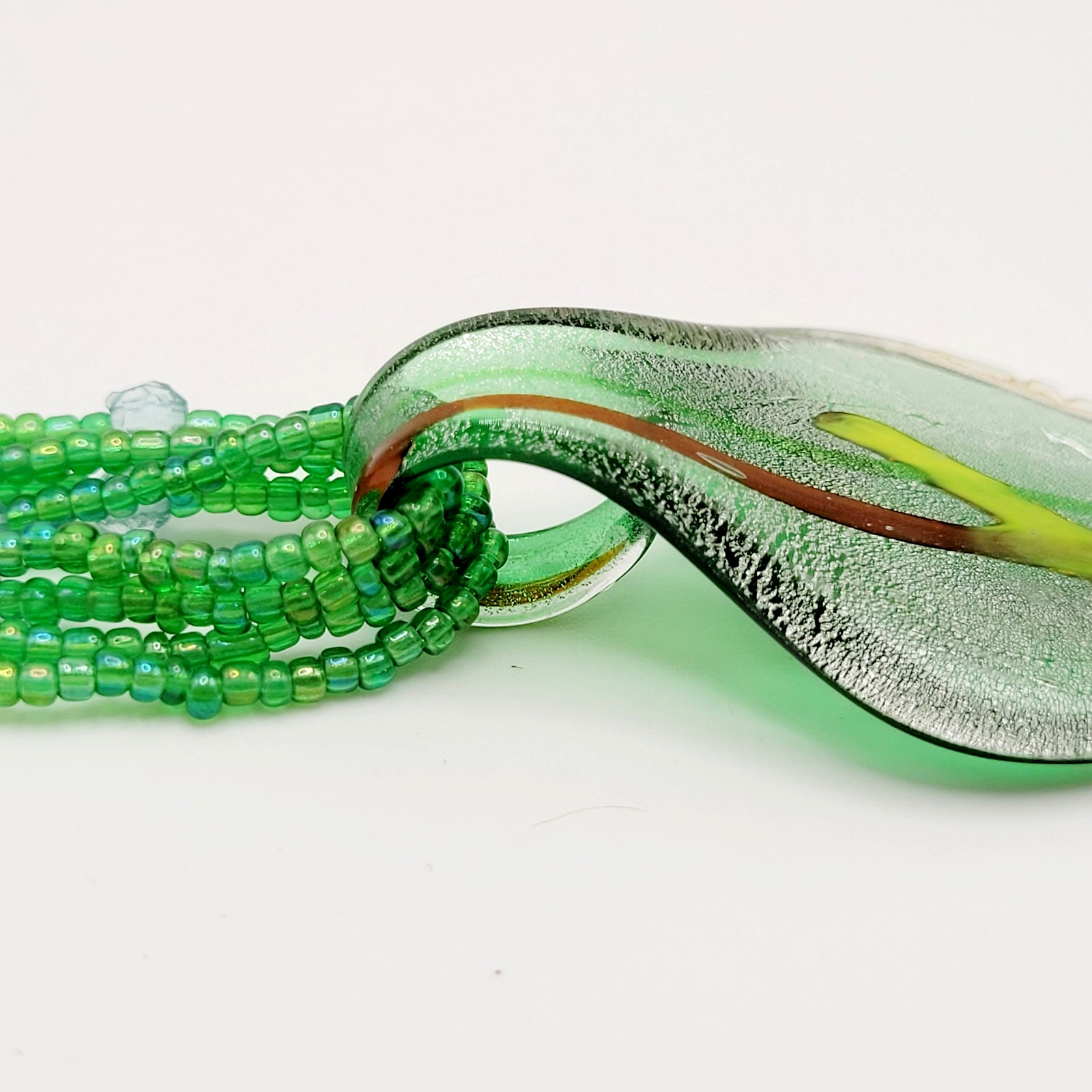 Green Art Glass Pendant Iridescent Seed Bead Multi Strand Necklace Vtg Y2K Era