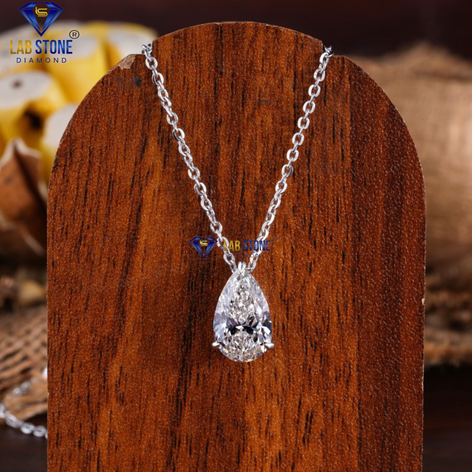 Women’s Pear shape Moissanite Diamond Pendant in 925 silver 3.11ct TDW