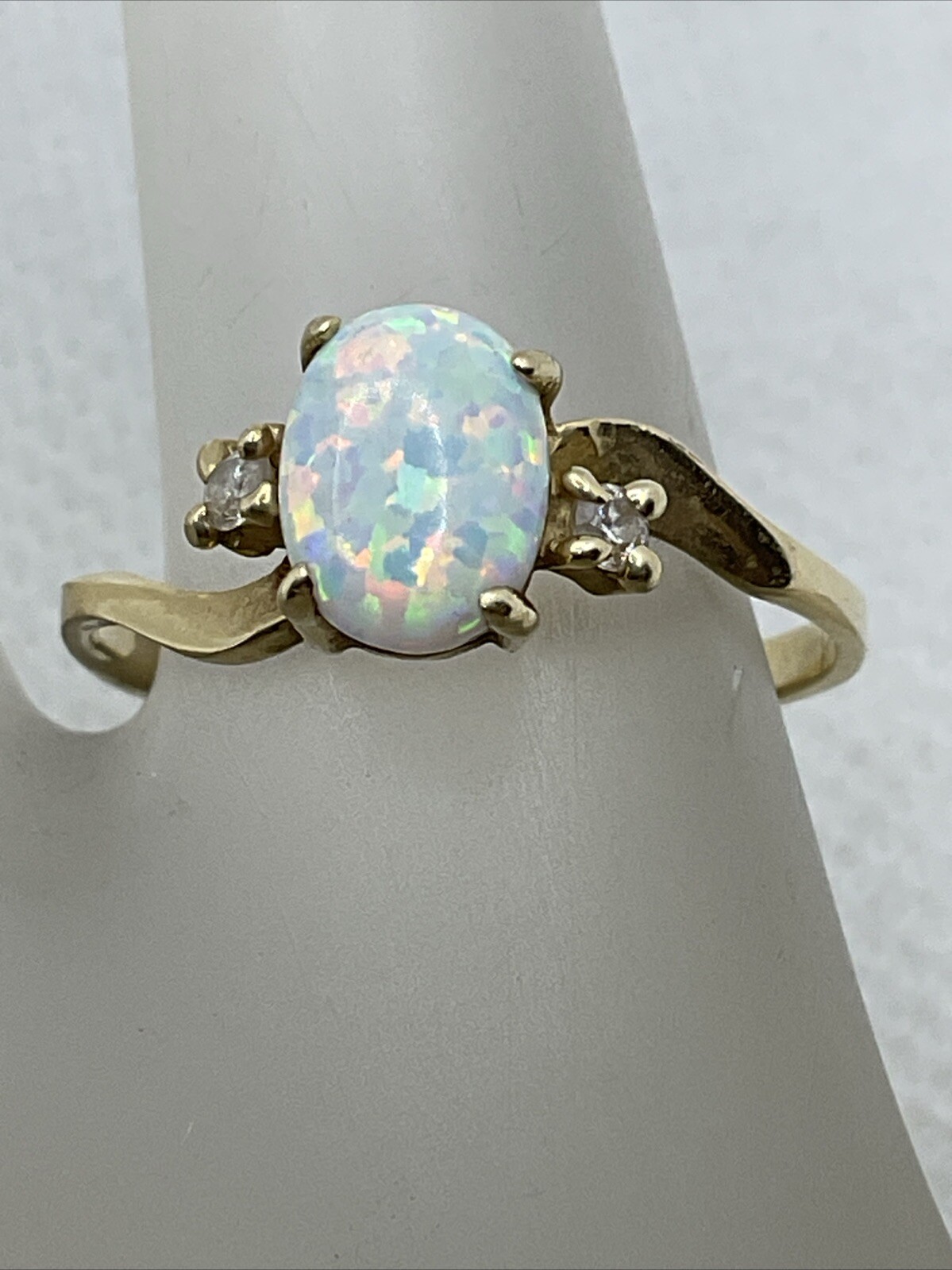 CUTE Solid 14K Yellow Gold 0.54CTW Created Opal & White CZ Ring 1.7gr. Size 7.5