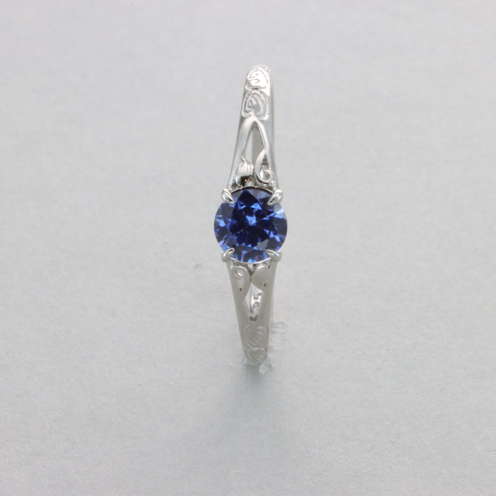 Round / Circle Blue TANZANITE Ring – 925 STERLING SILVER #2e