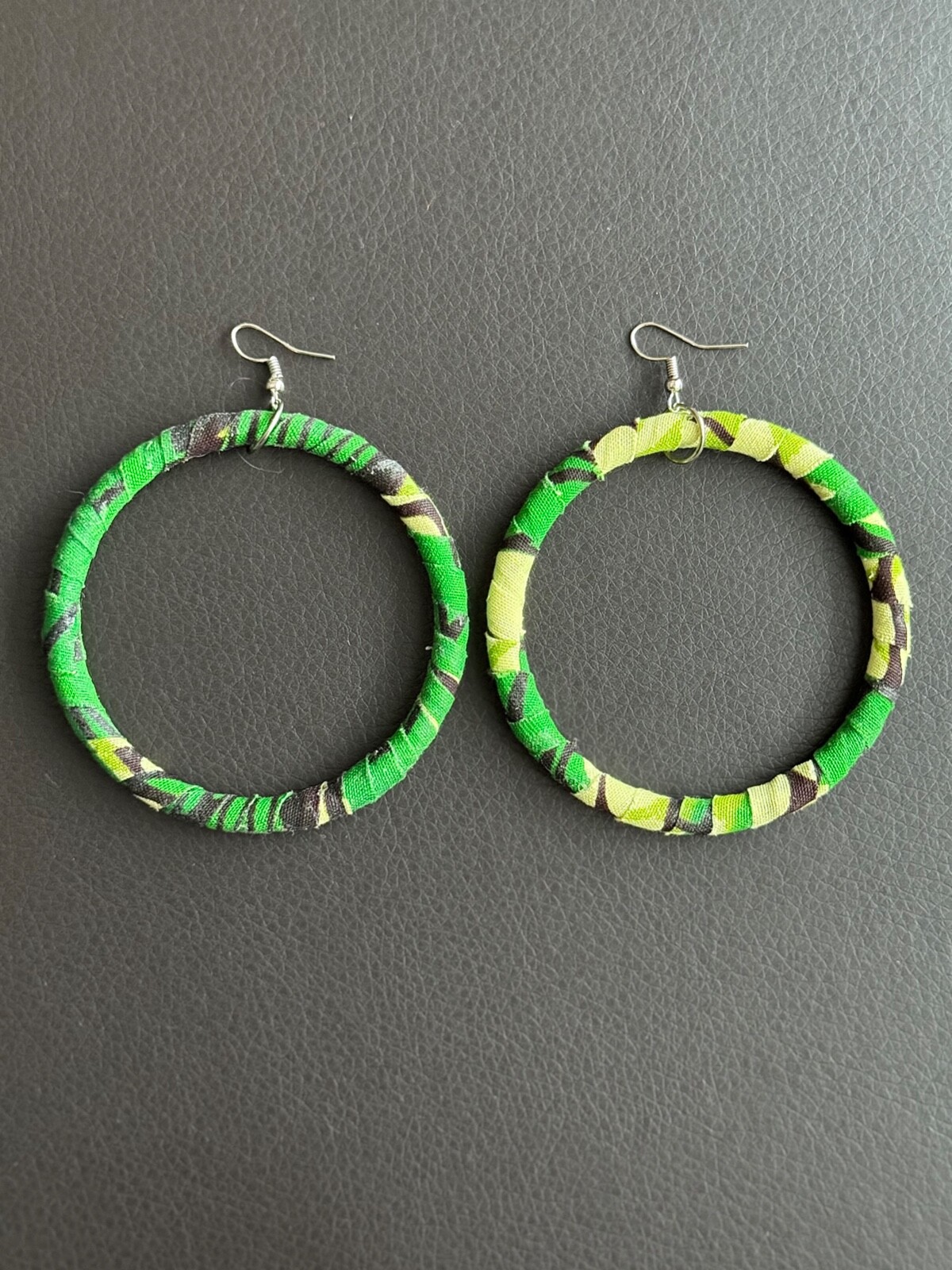 Fabric Hoop Drop Earrings, Handmade, Green Multi Print – NEW