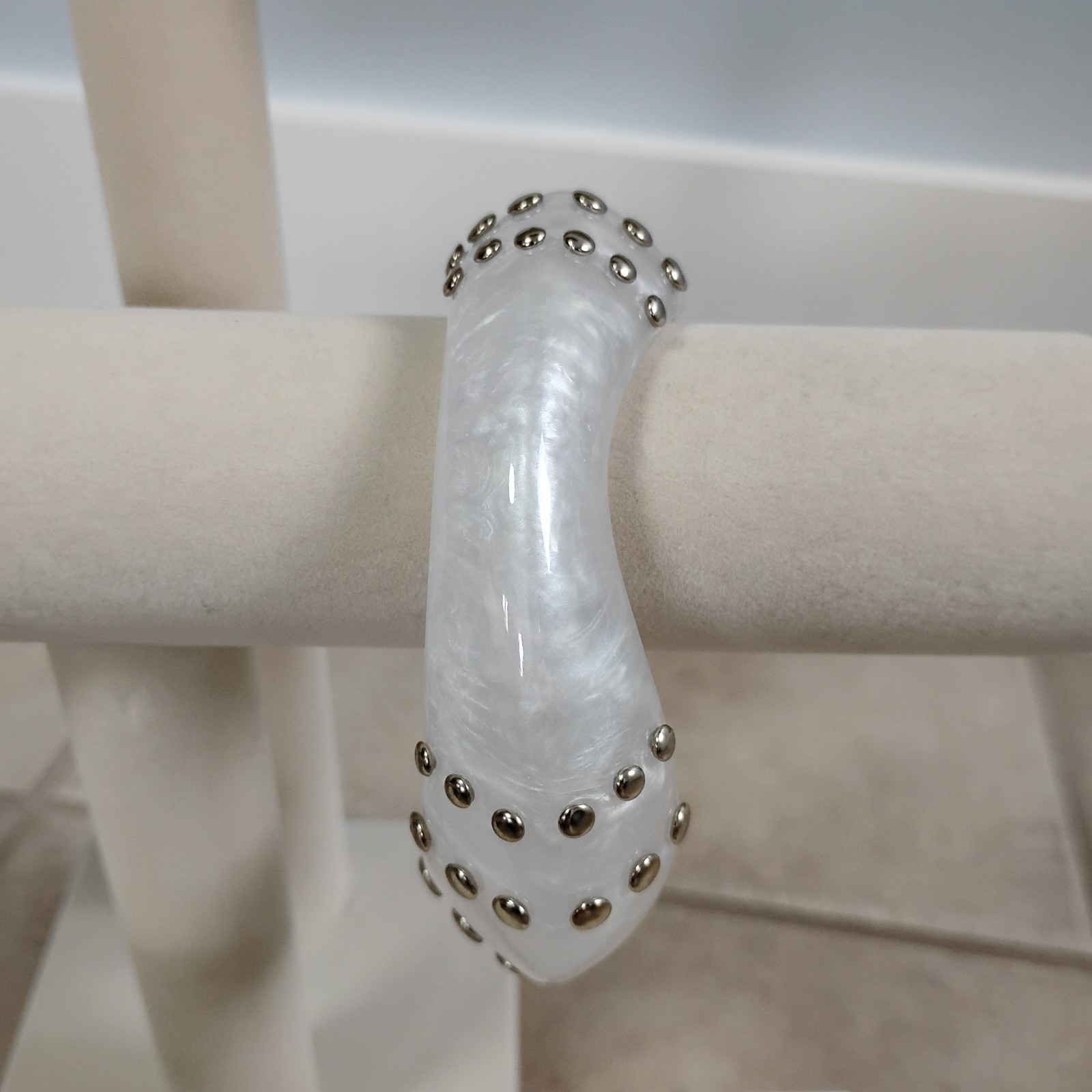 Frosty White Oblong New Studded Bangle Bracelet Sz 8 Asymmetrical Chunky