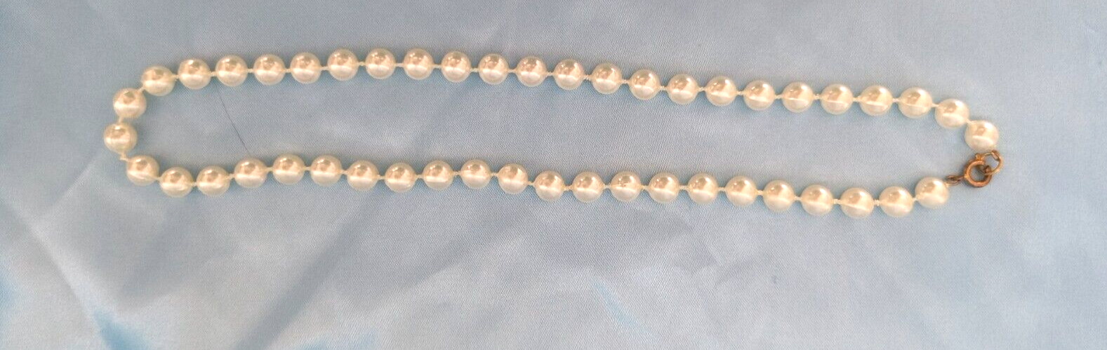 Women’s Beaded Necklace Imitation Creamy Color Pearls 18″ Spring Ring Closure