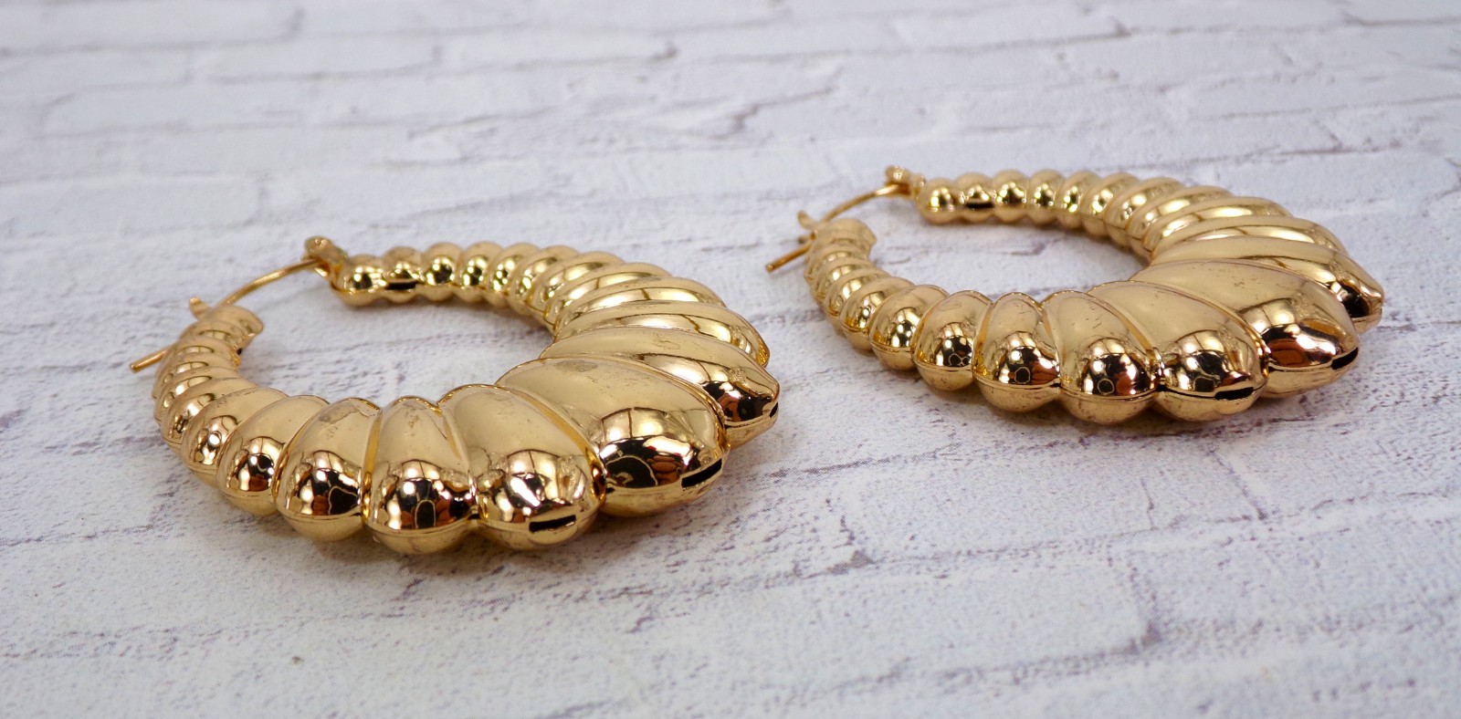 Large gold shrmp hoop earrings polished gold tone puffed ears 1.79″ x 1.68″ NEW