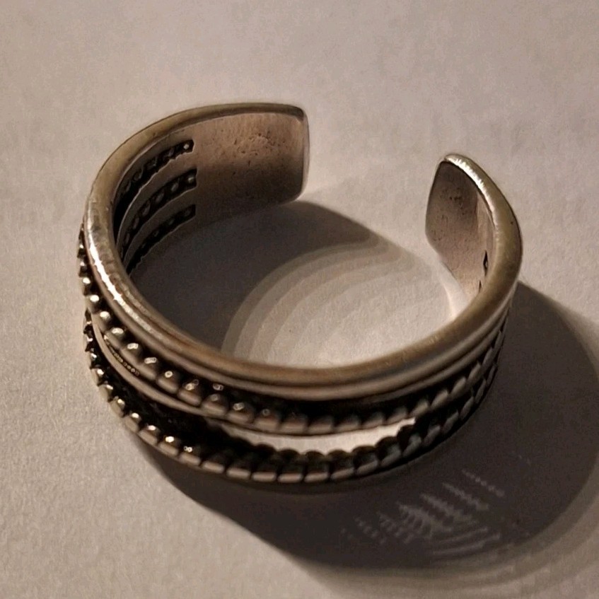 Silver Tone Adjustable Open Ended Beaded Band Split Ring, No Stone