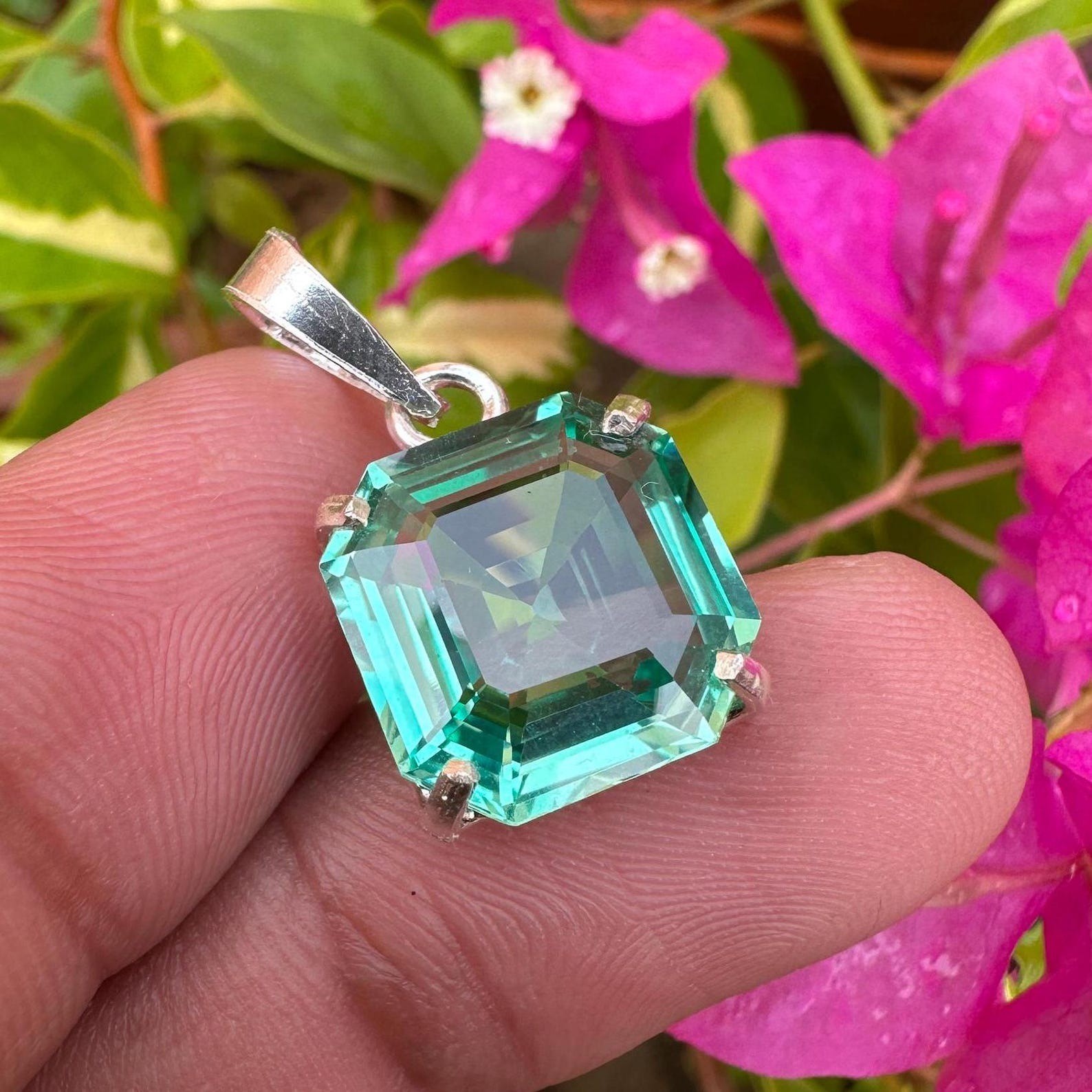 30 CT+ Natural Certified Green Sapphire Loose Gemstone 925 Solid Silver Pendant