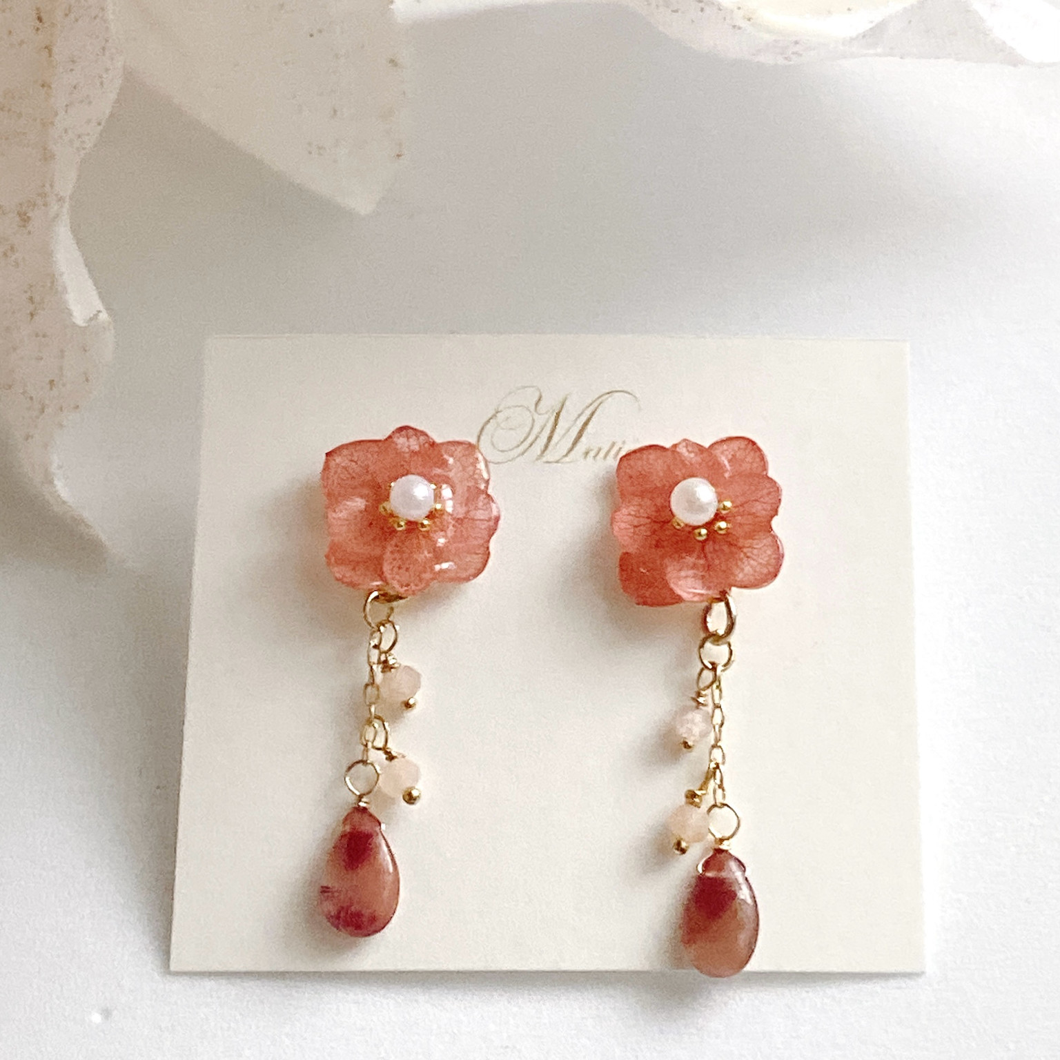 Preserved Annabelle Hydrangea & Natural Andesine Earrings | Annabelle Andesine