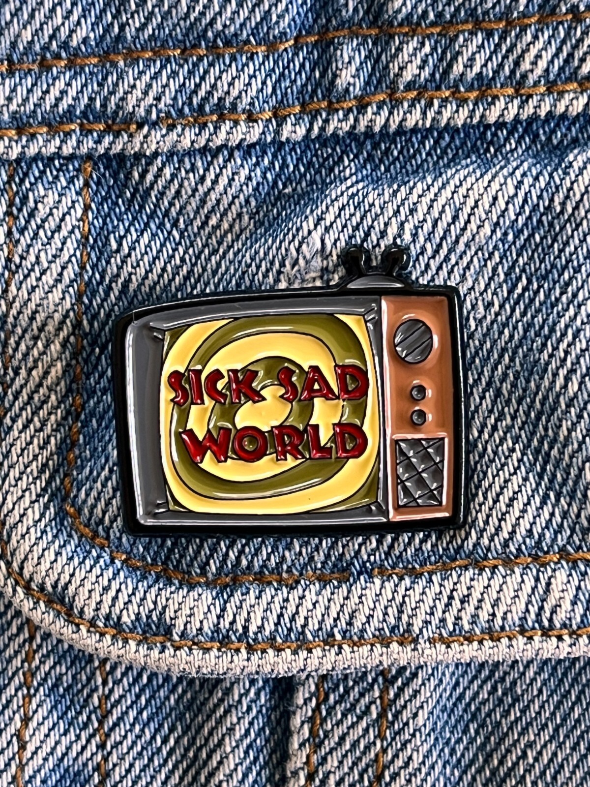 Daria – Sick Sad World – Enamel Pin / Badge – Excellent Condition