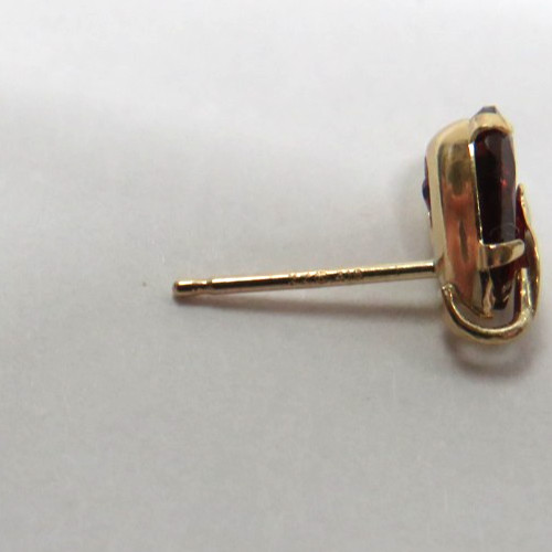 10K Yellow Gold Stud Earrings with Teardrop Garnet stones Nice design Real Gold