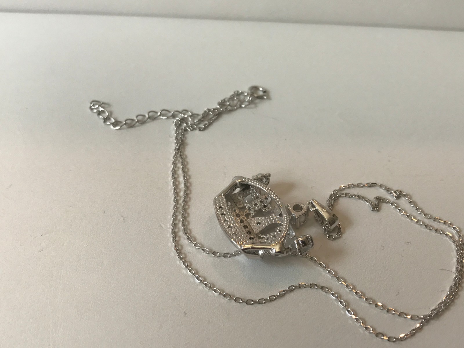 925 STERLING SILVER CROWN NECKLACE PENDANT W/ LAB ACCENTS/ SIZE 22MM BY 24MM
