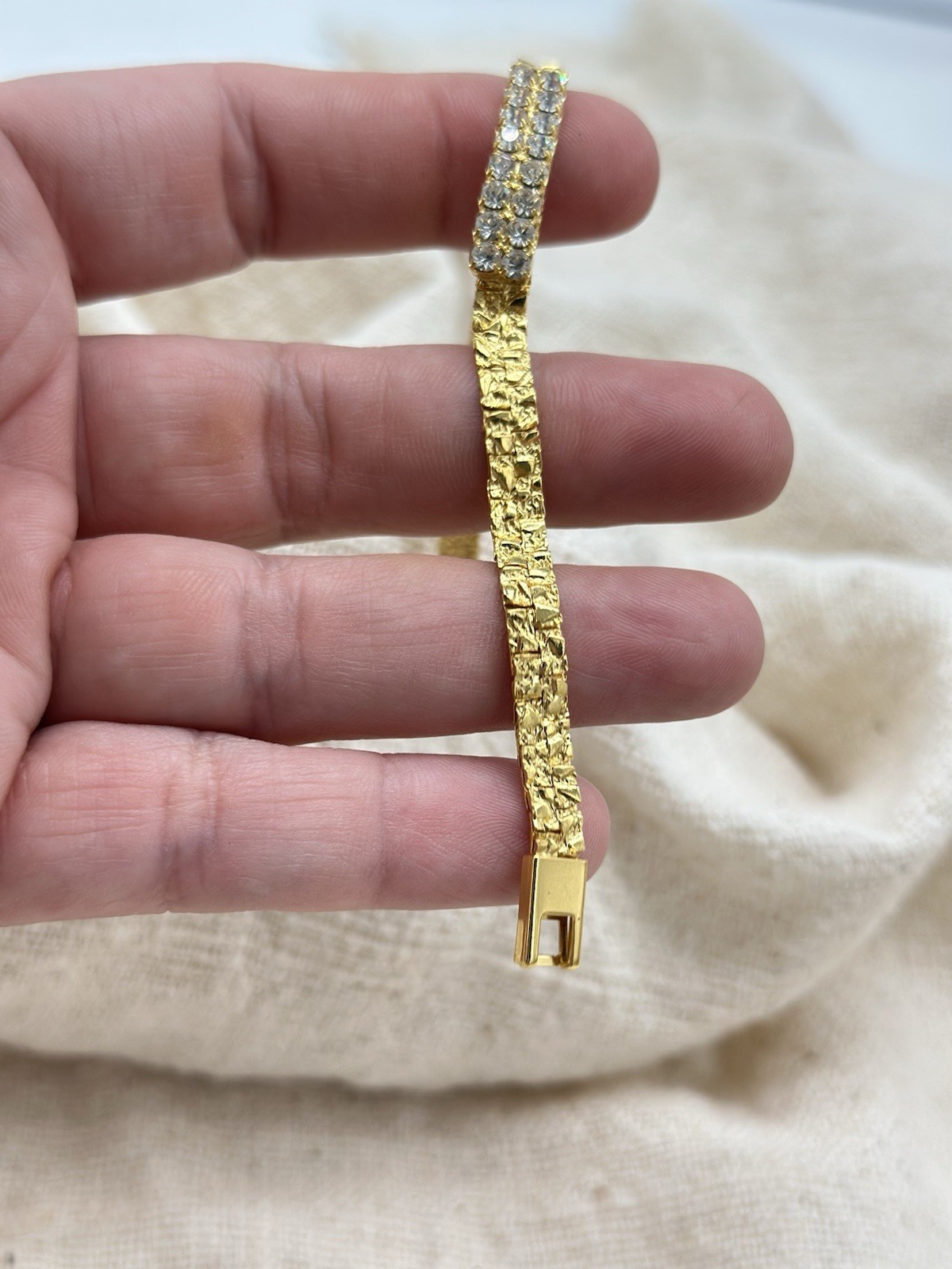 Sparkling Shiny Linked Rhinestone Bracelet Gold Tone Nugget Style Chain 7″