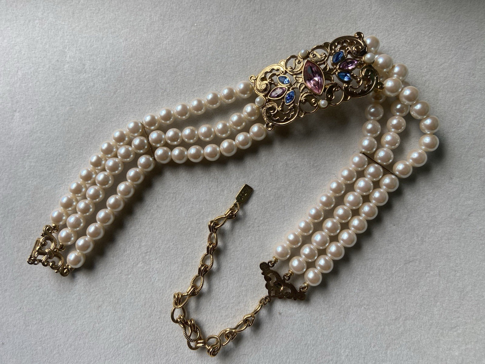 Vintage 1928 Faux Pearl Choker Gold Tone Filigree Crystal Rhinestone Adjustable