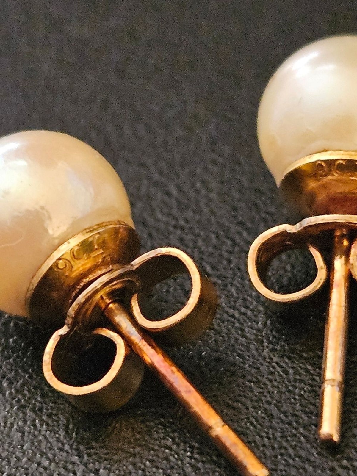 Classic Pearl Stud Earrings in Cream with 9 Ct Gold Studs