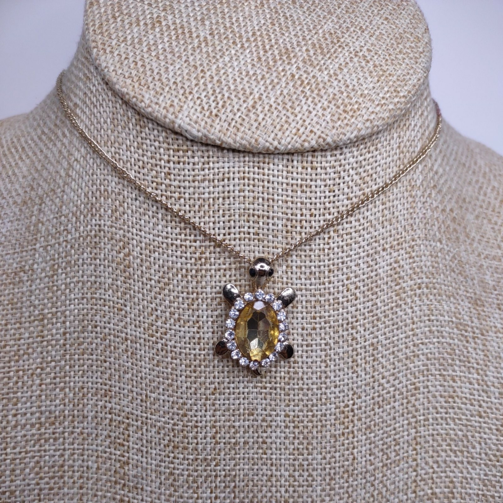 Signed ADULT JEWELS Necklace Tortois Pendent Rhinestone Yellow. 4844