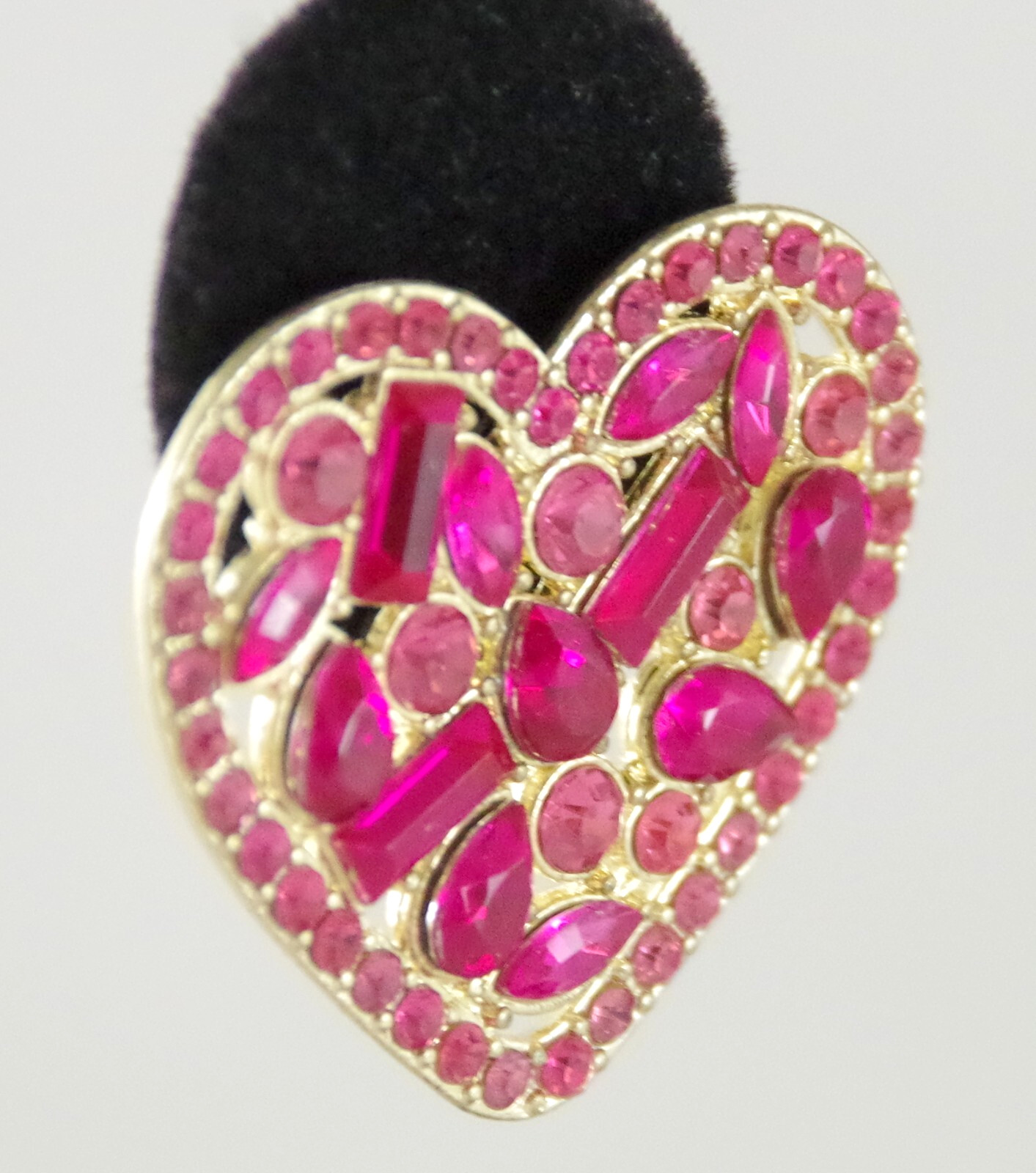 1.25″ BETSEY JOHNSON PRETTY-IN-PINKS CRYSTAL RHINESTONE VALENTINE HEART EARRINGS