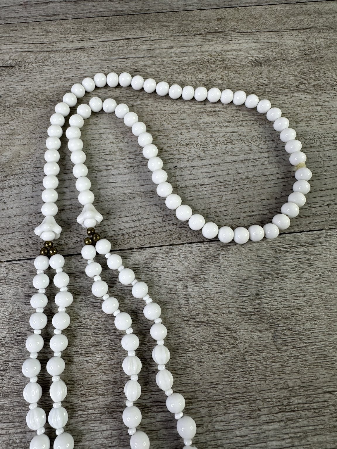 Vintage White Milk Glass Beaded Multi-Strand Necklace 34″ Graduated Beads