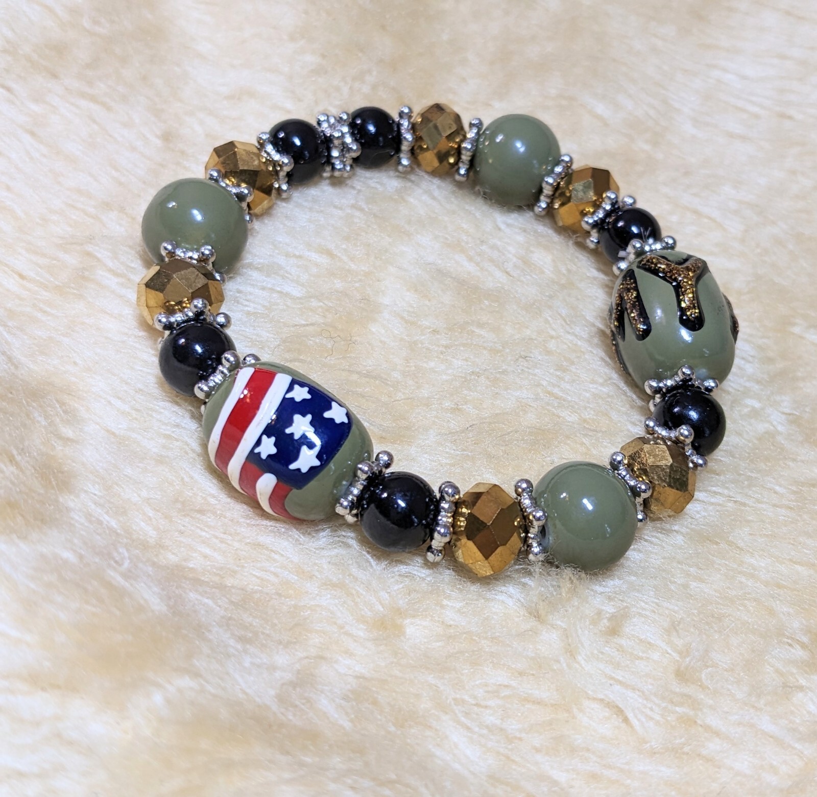 US Army Bracelet Handmade Glass Beaded Woman Stretch Bracelet Green Military