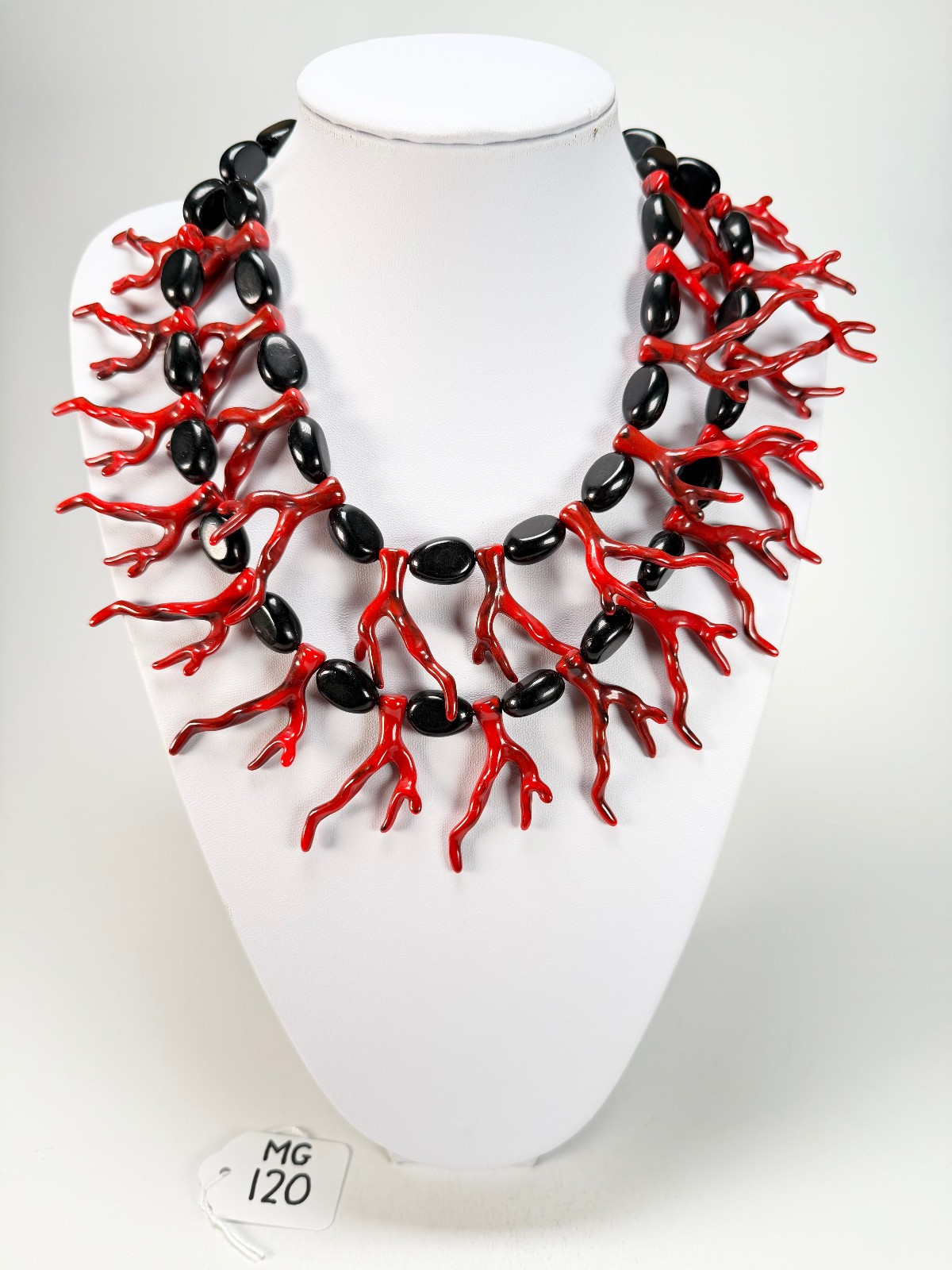 Marion Godart – Fragmental “Lave En Feu” Black & Red Resin Necklace