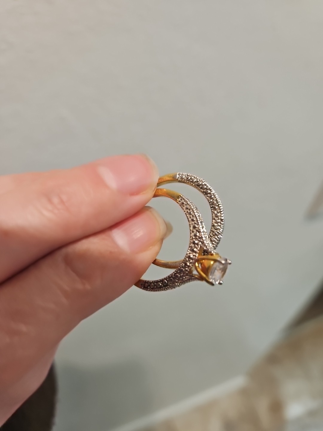 2pc Band & Solitaire Ring sz 8-8.25, No Hallmark gold tone CZ Crystal rhinestone