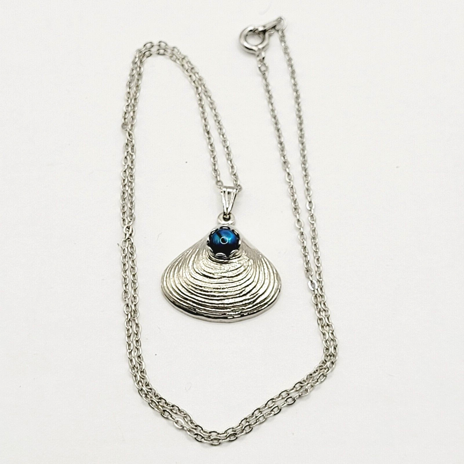 Clam Shell with Blue Stone Center Silver Tone Pendant Necklace Lake Ocean Vibe