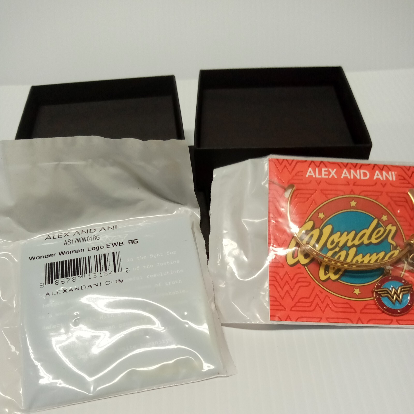 Alex and Ani Wonder Women Gold Bracelet Rare Collectable DC Comics NIB (FC101/1)